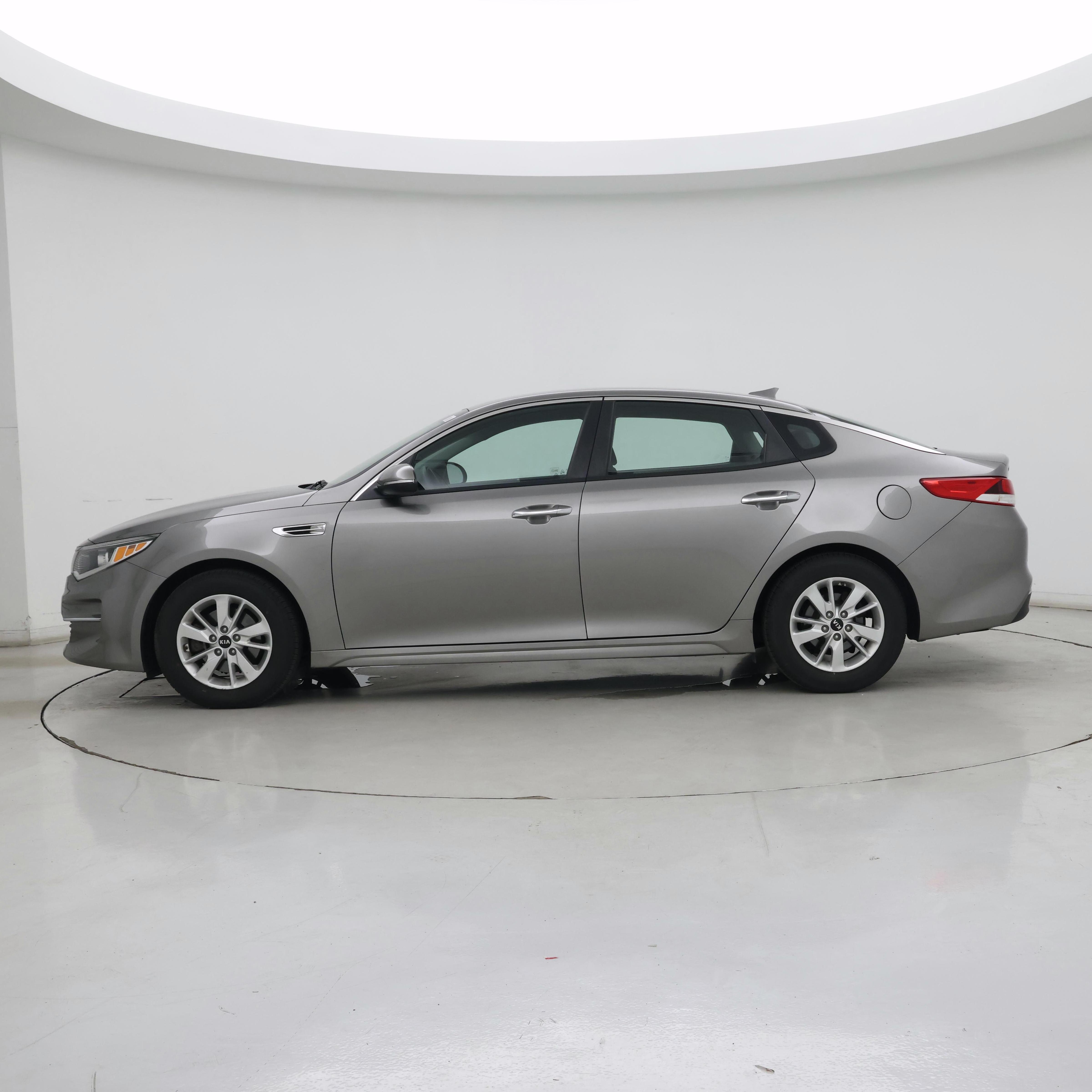 Thumbnail: 2018 Kia Optima - 3
