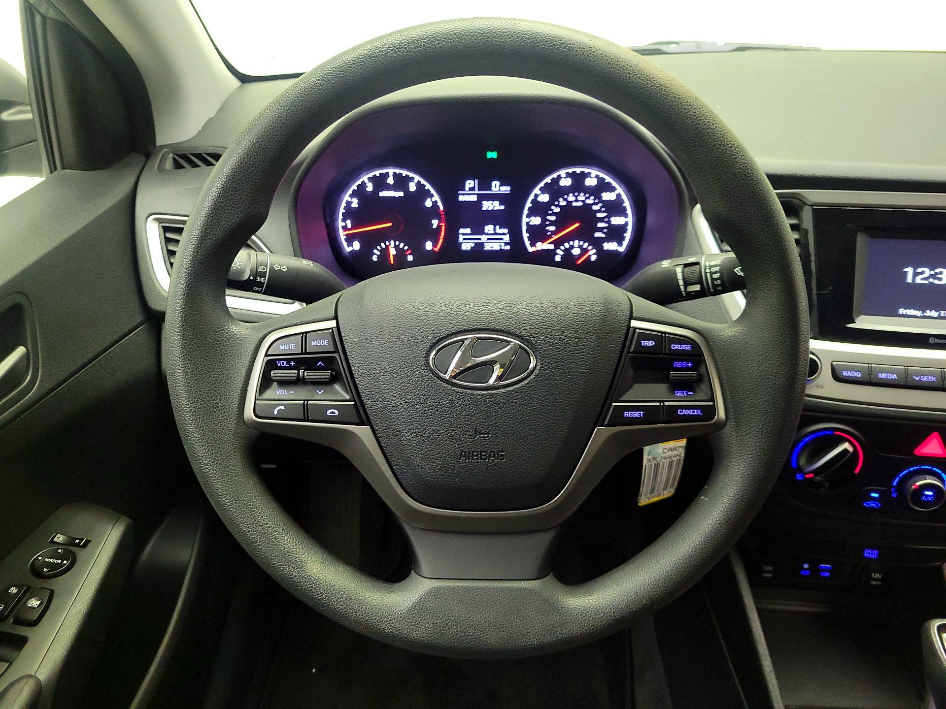 Thumbnail: 2022 Hyundai Accent - 10