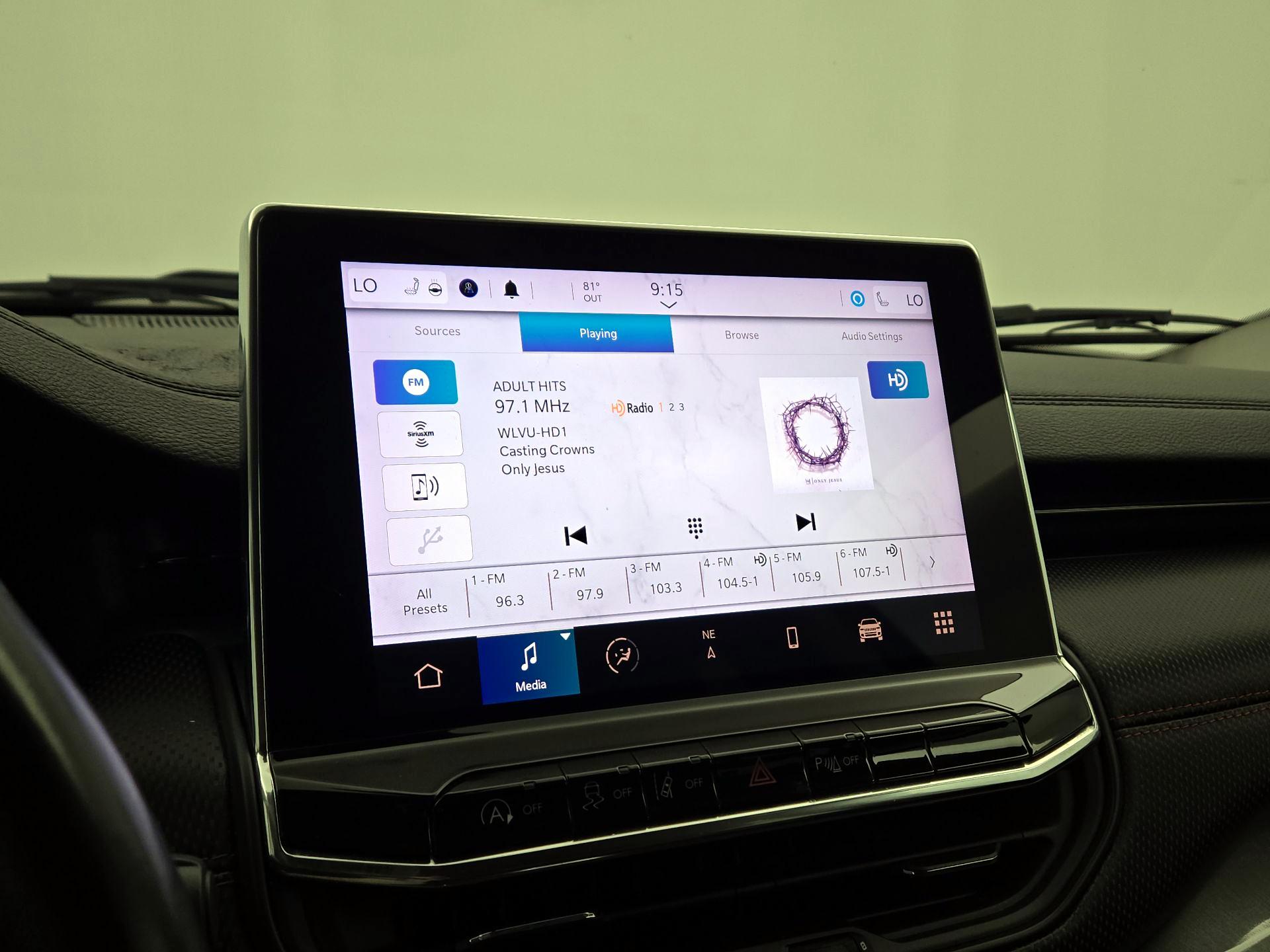 Thumbnail: 2022 Jeep Compass - 15