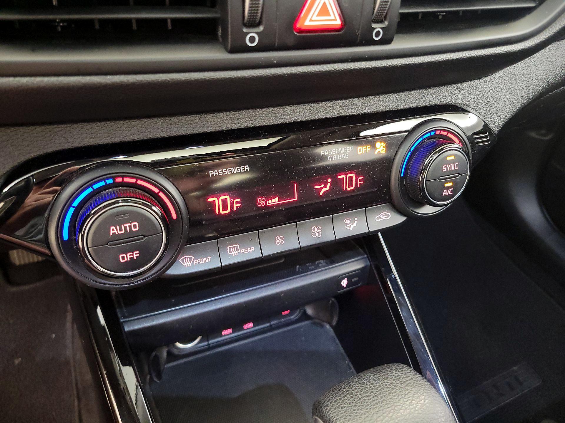 Thumbnail: 2021 Kia Forte - 16