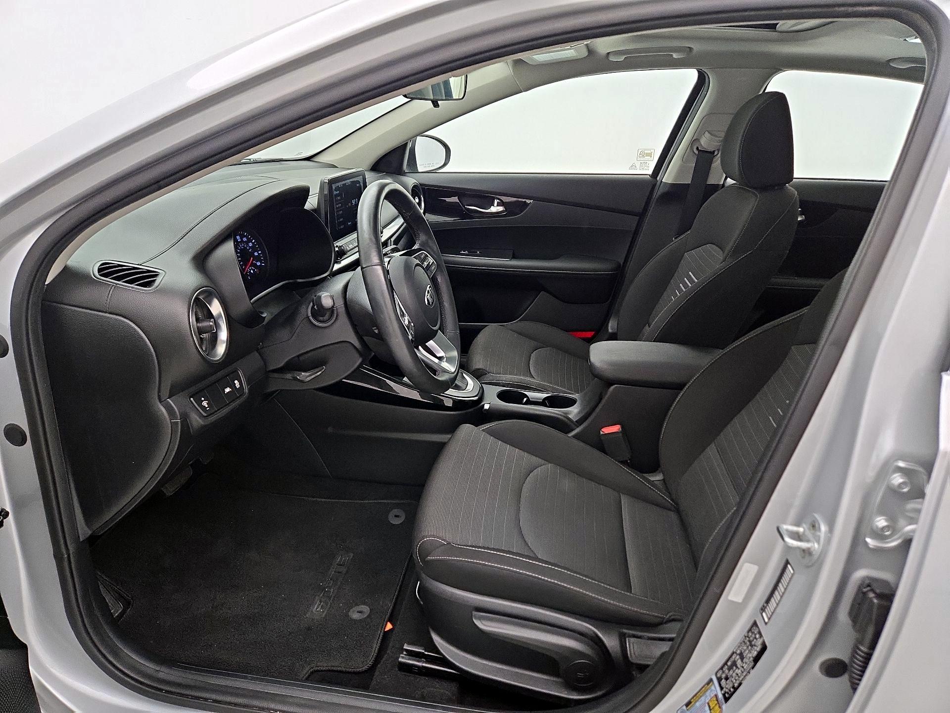 Thumbnail: 2019 Kia Forte - 11