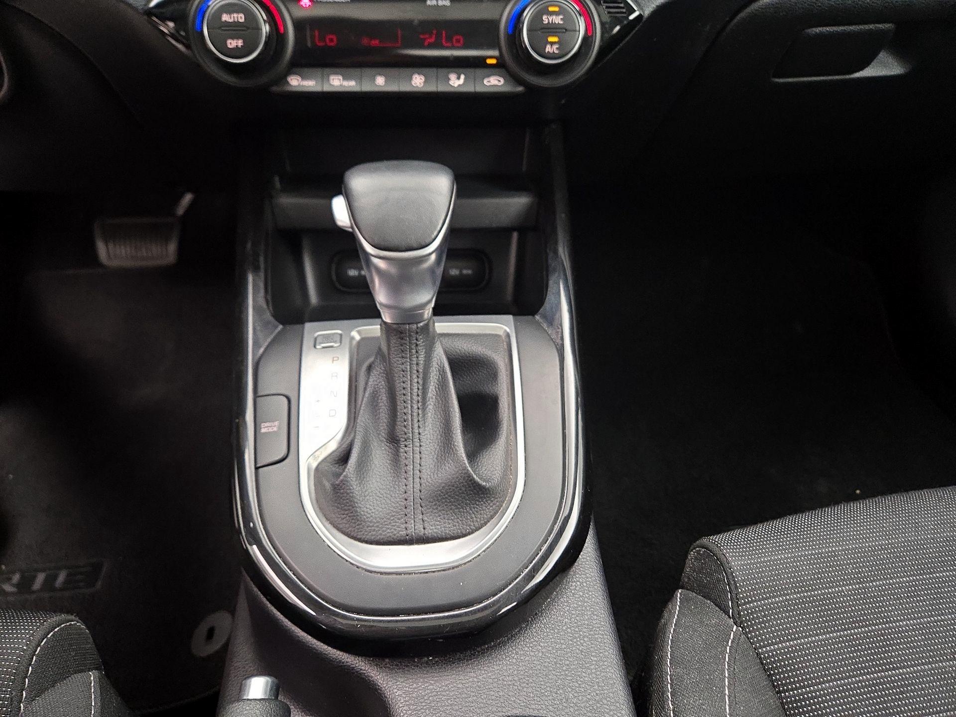 Thumbnail: 2019 Kia Forte - 17