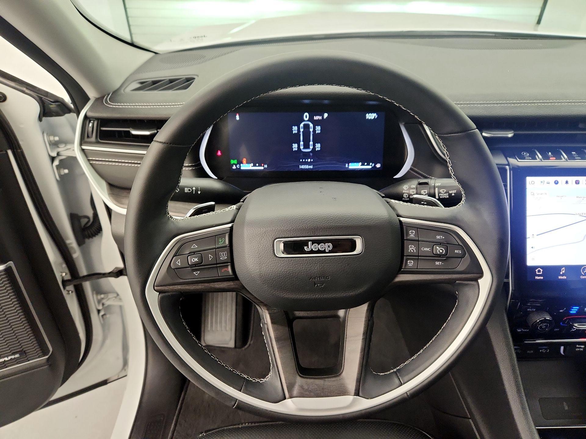 Thumbnail: 2022 Jeep Grand Cherokee - 10