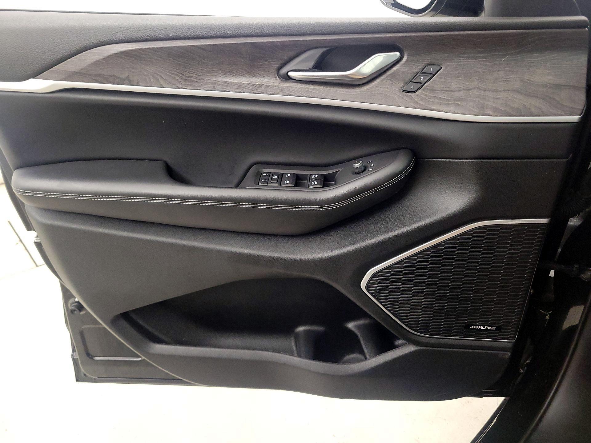 Thumbnail: 2022 Jeep Grand Cherokee L - 12