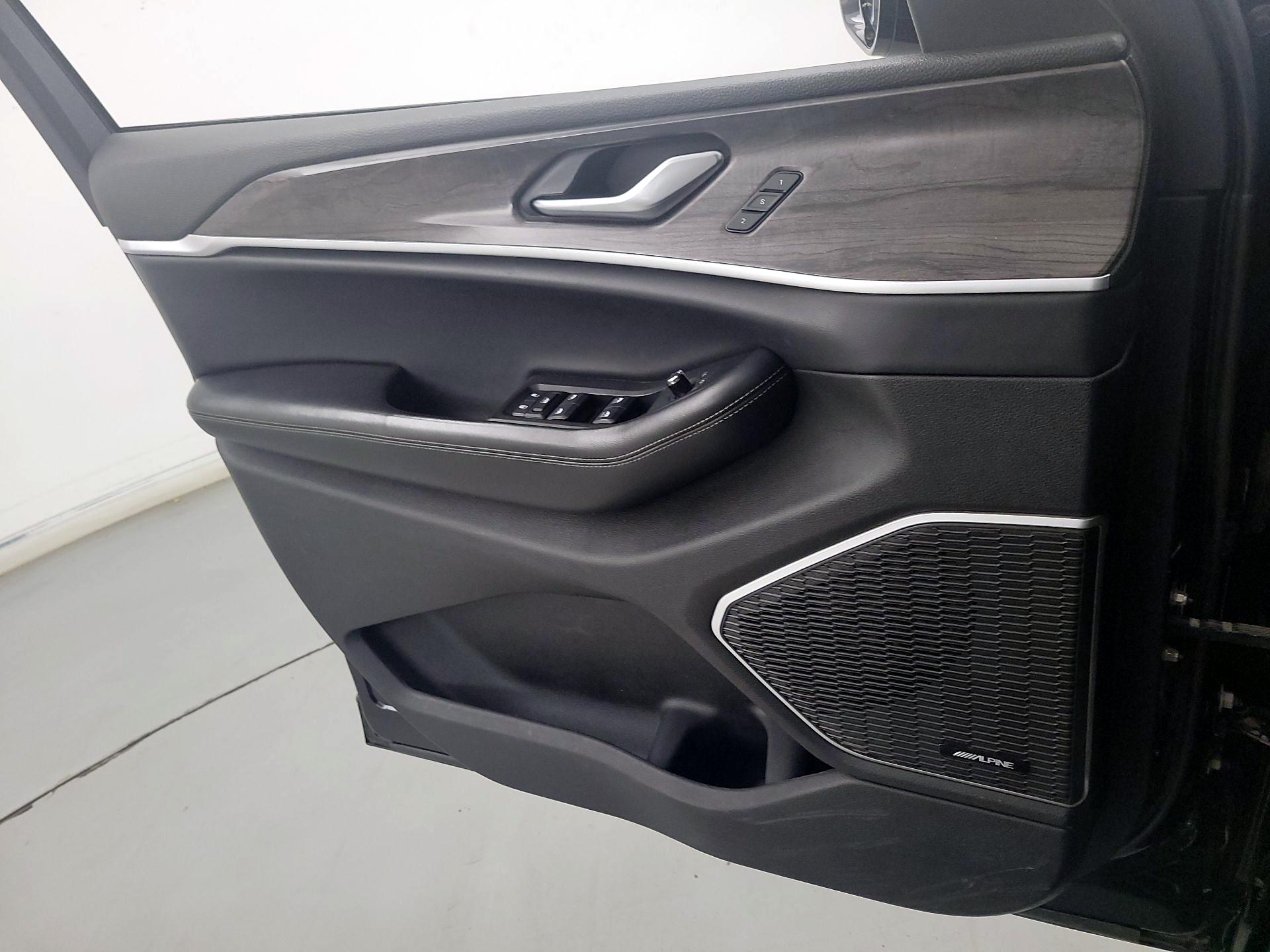 Thumbnail: 2022 Jeep Grand Cherokee - 12