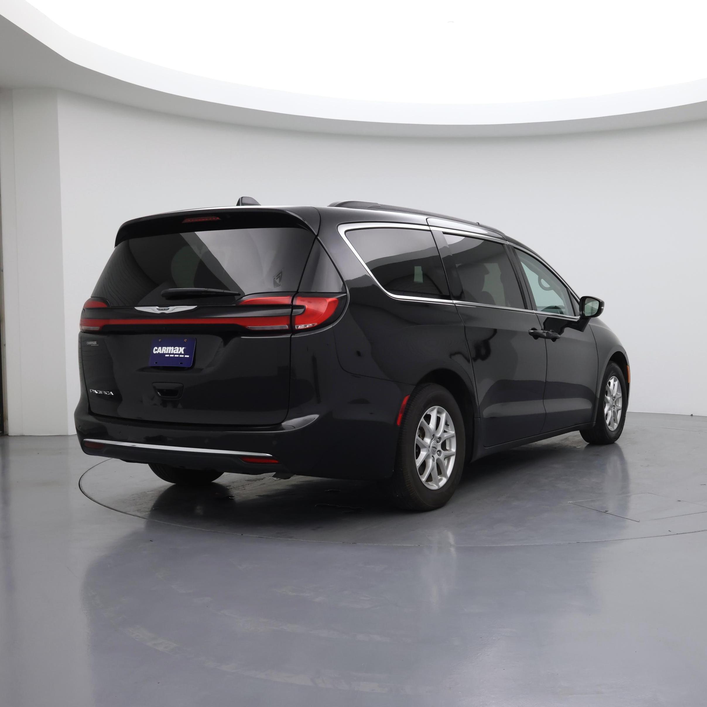 Thumbnail: 2022 Chrysler Pacifica - 8