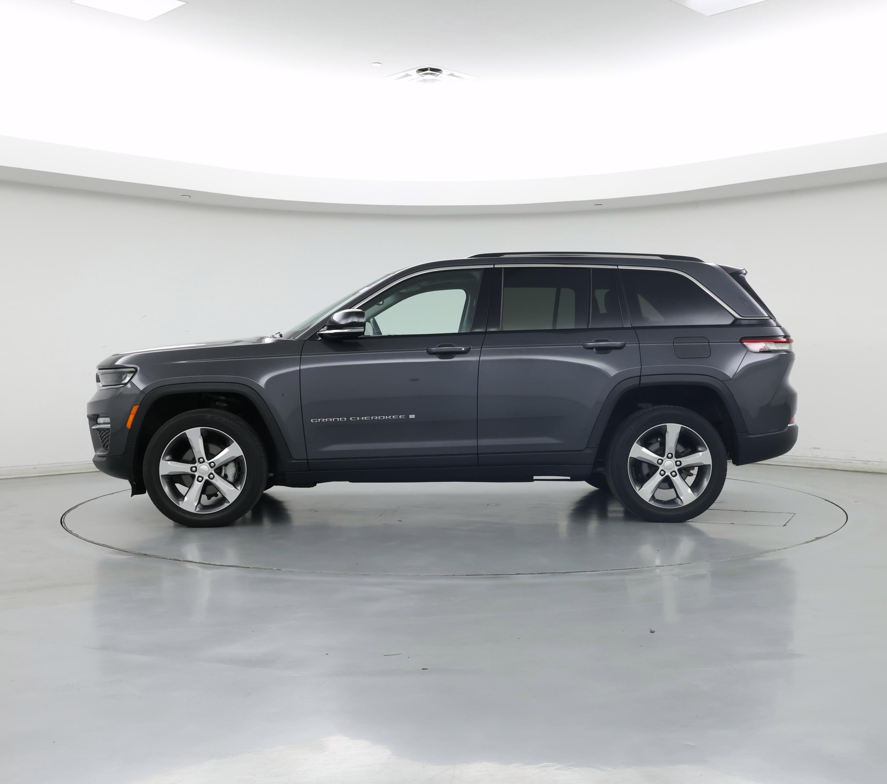 Thumbnail: 2022 Jeep Grand Cherokee - 3