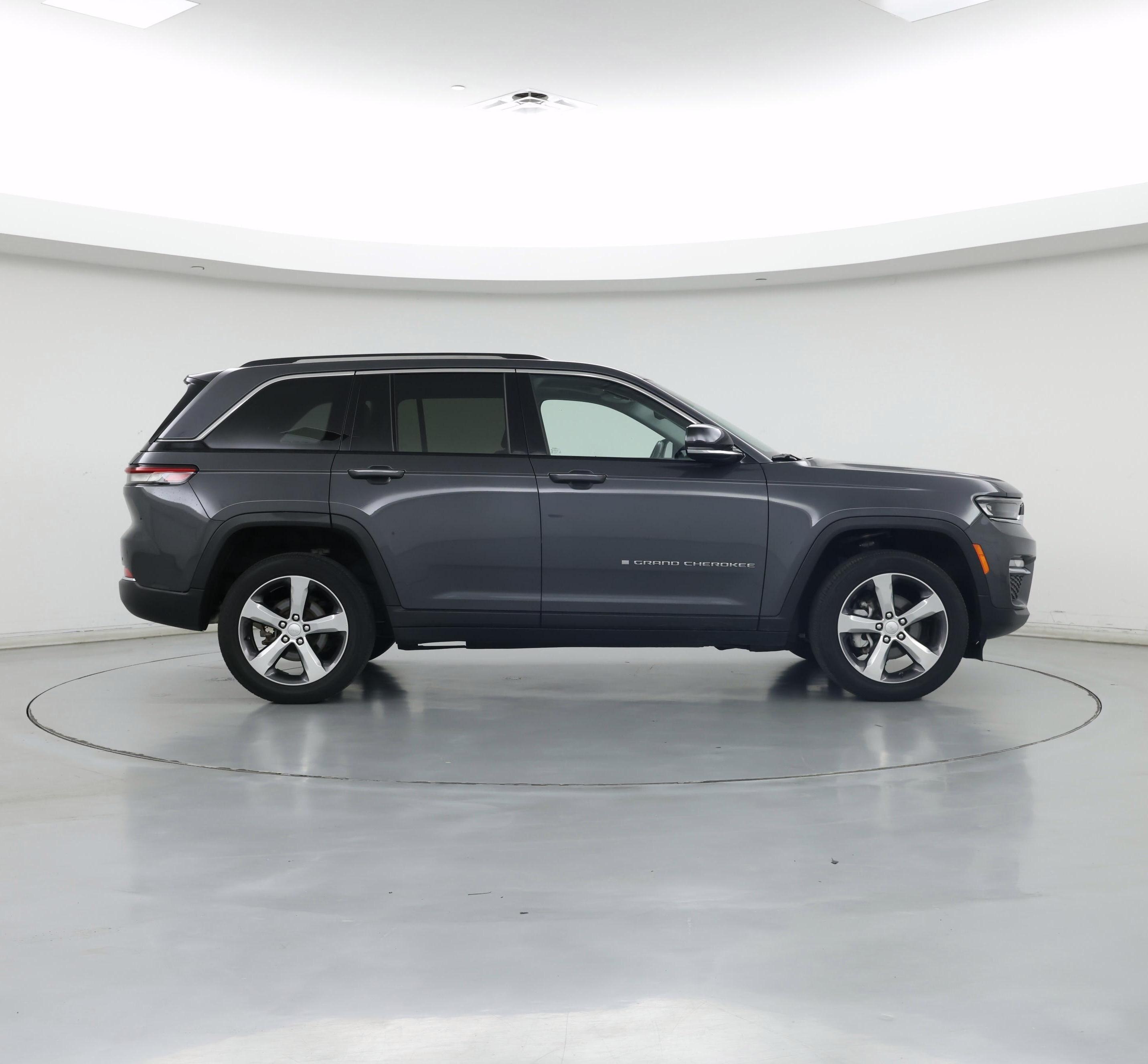 Thumbnail: 2022 Jeep Grand Cherokee - 7