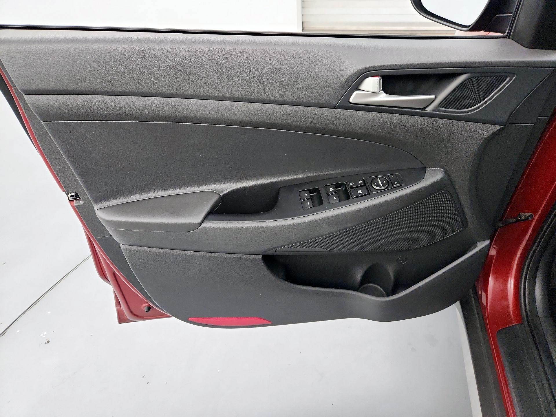 Thumbnail: 2020 Hyundai Tucson - 12