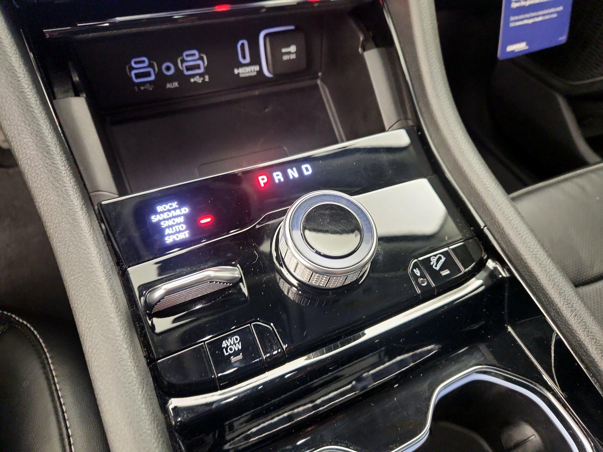 Thumbnail: 2023 Jeep Grand Cherokee - 18