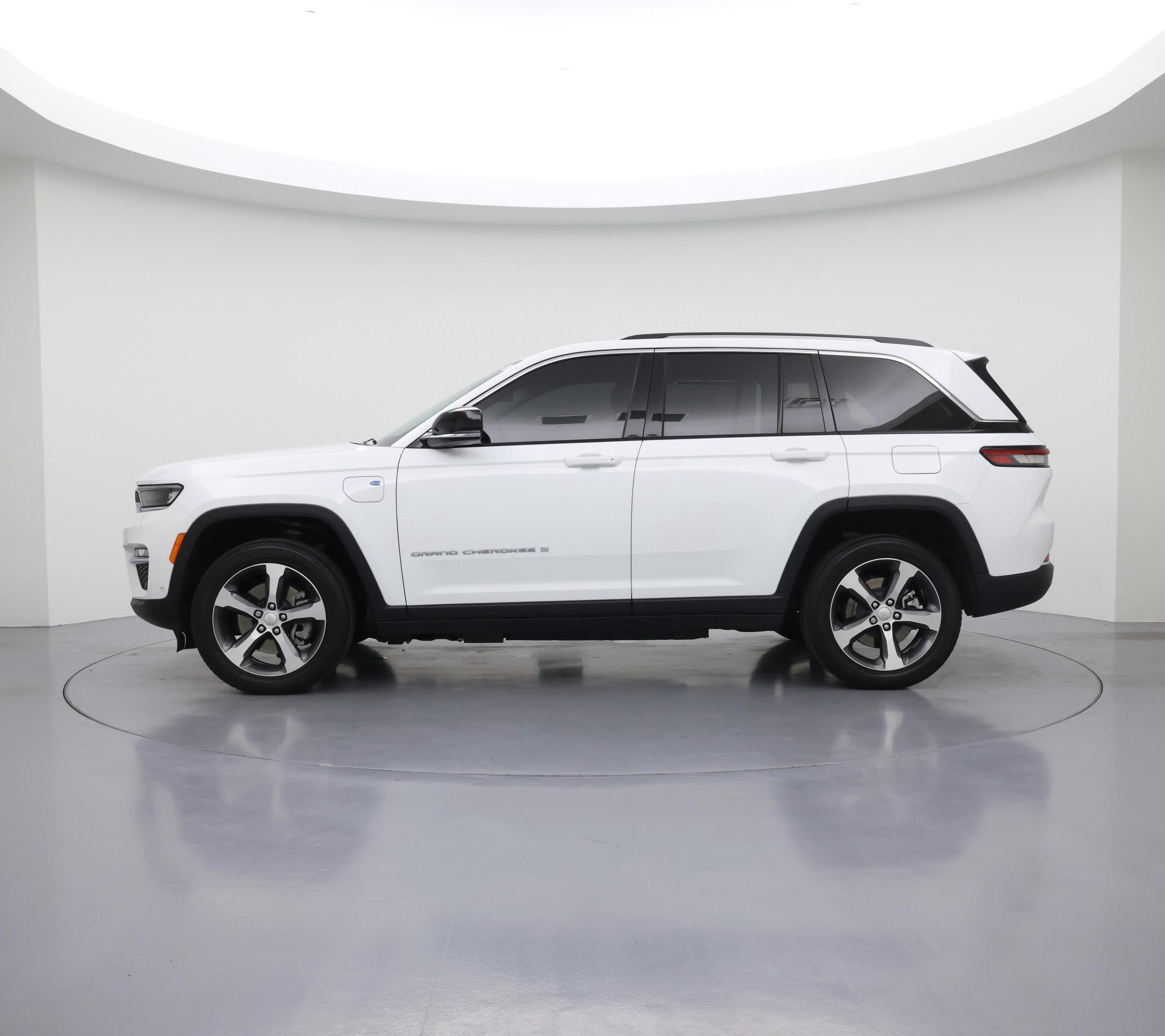 Thumbnail: 2023 Jeep Grand Cherokee - 3