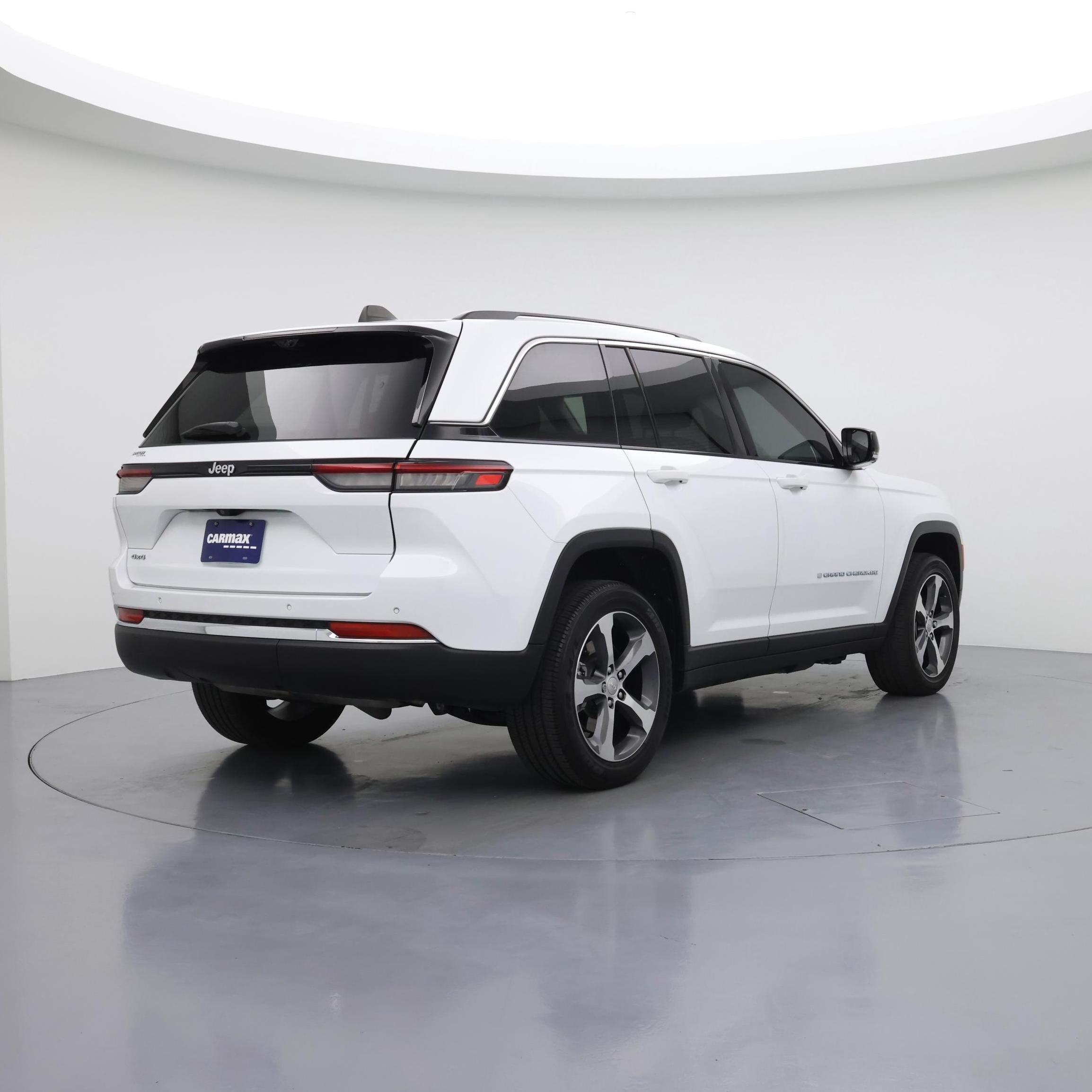 Thumbnail: 2023 Jeep Grand Cherokee - 8
