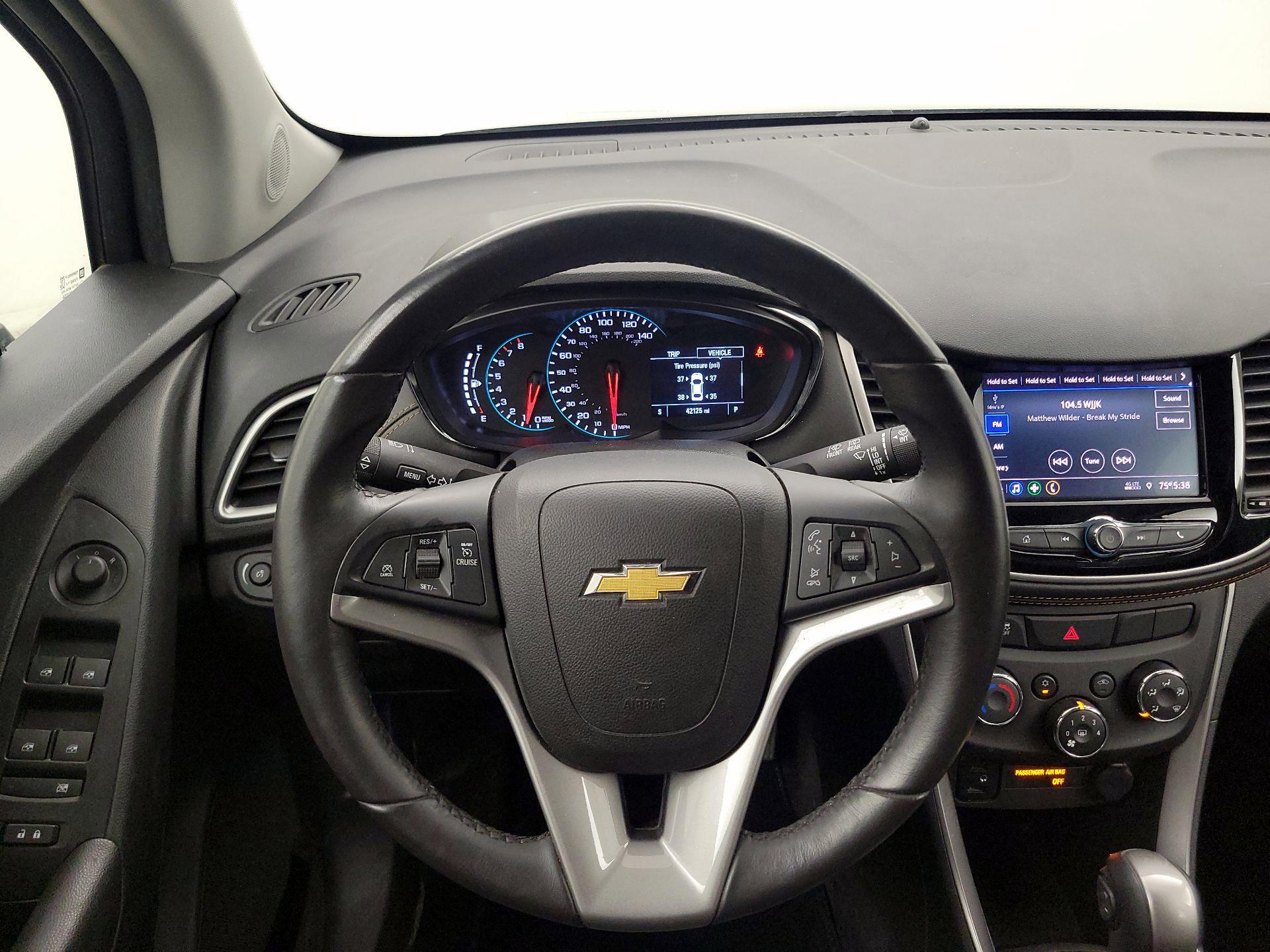 Thumbnail: 2022 Chevrolet Trax - 10