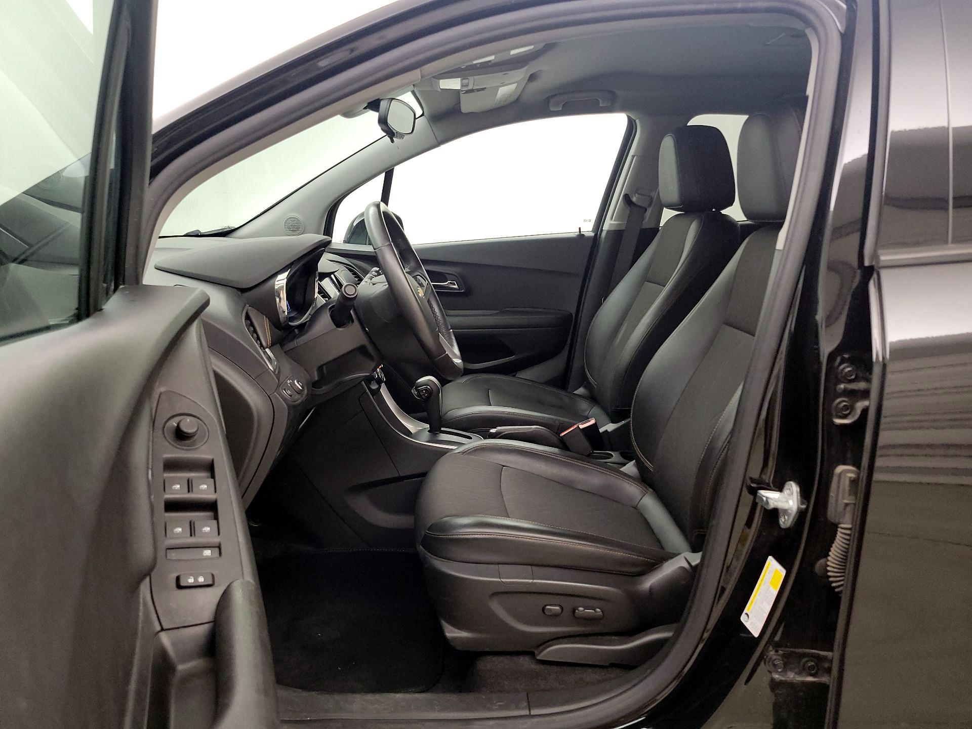 Thumbnail: 2022 Chevrolet Trax - 11
