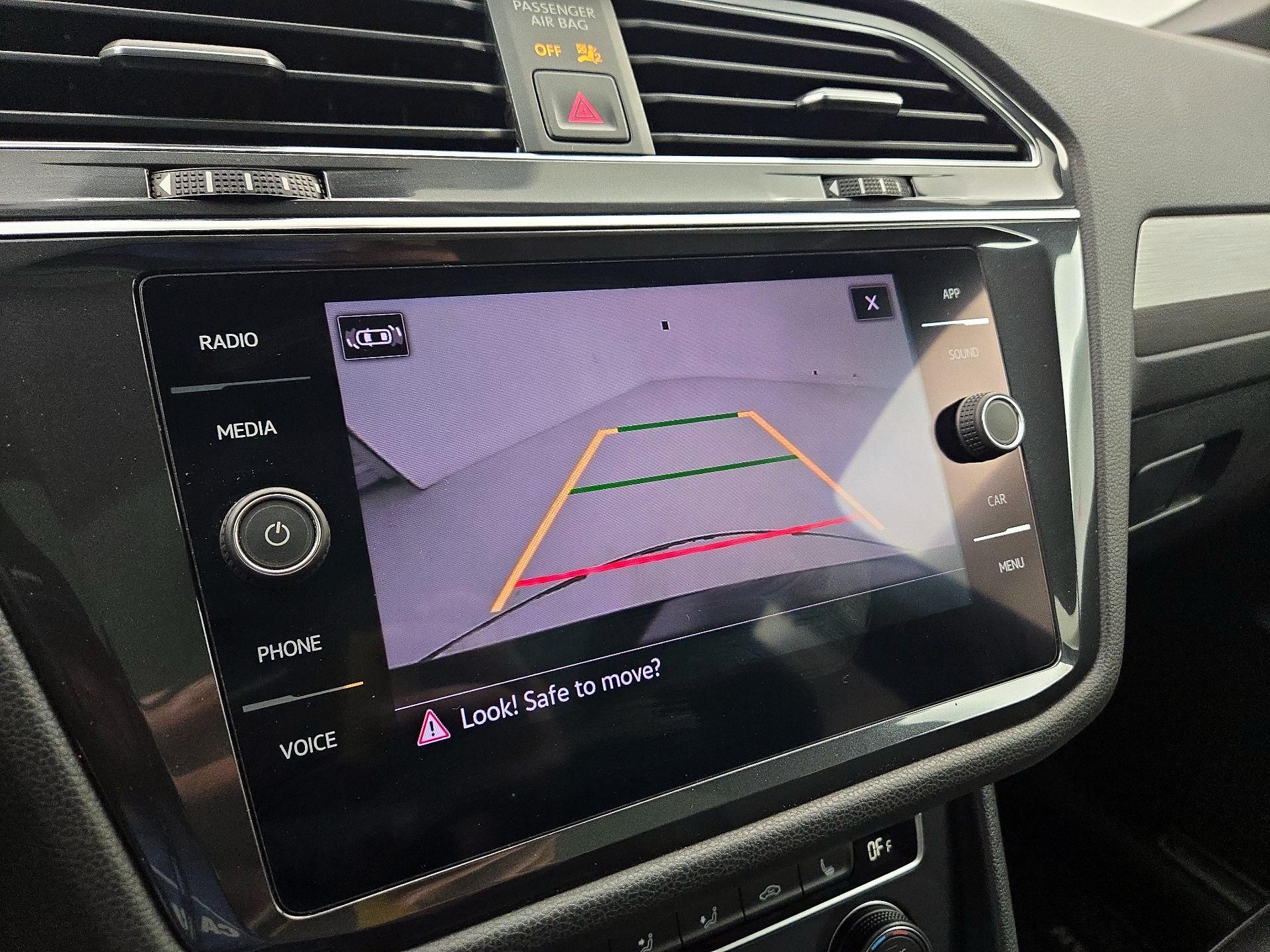 Thumbnail: 2021 Volkswagen Tiguan - 14