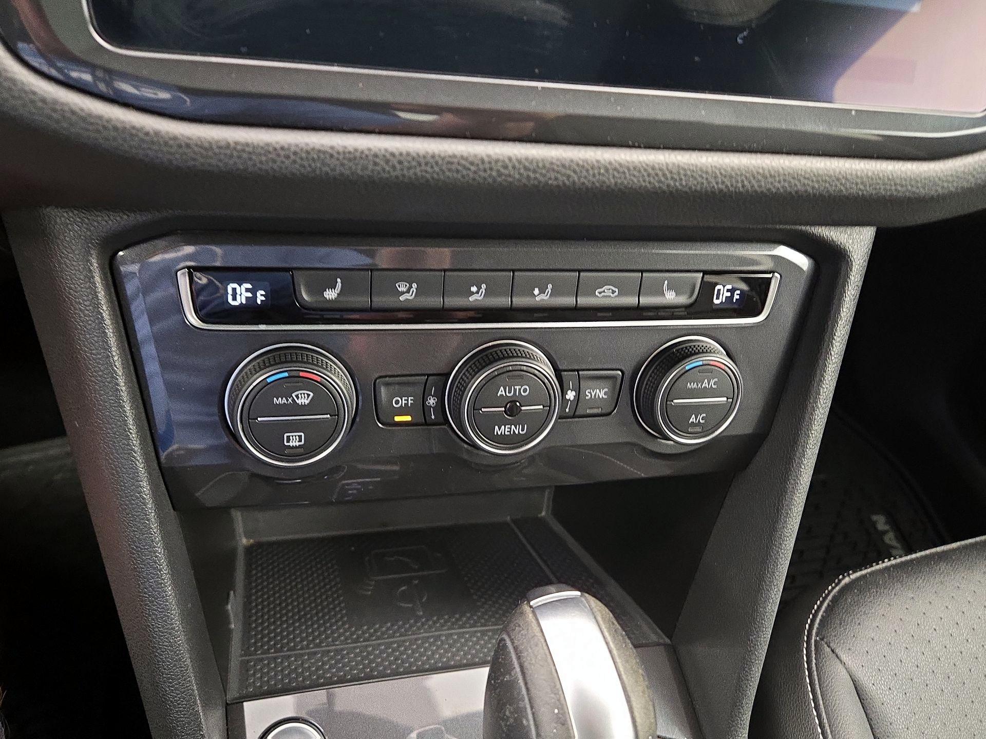 Thumbnail: 2021 Volkswagen Tiguan - 16