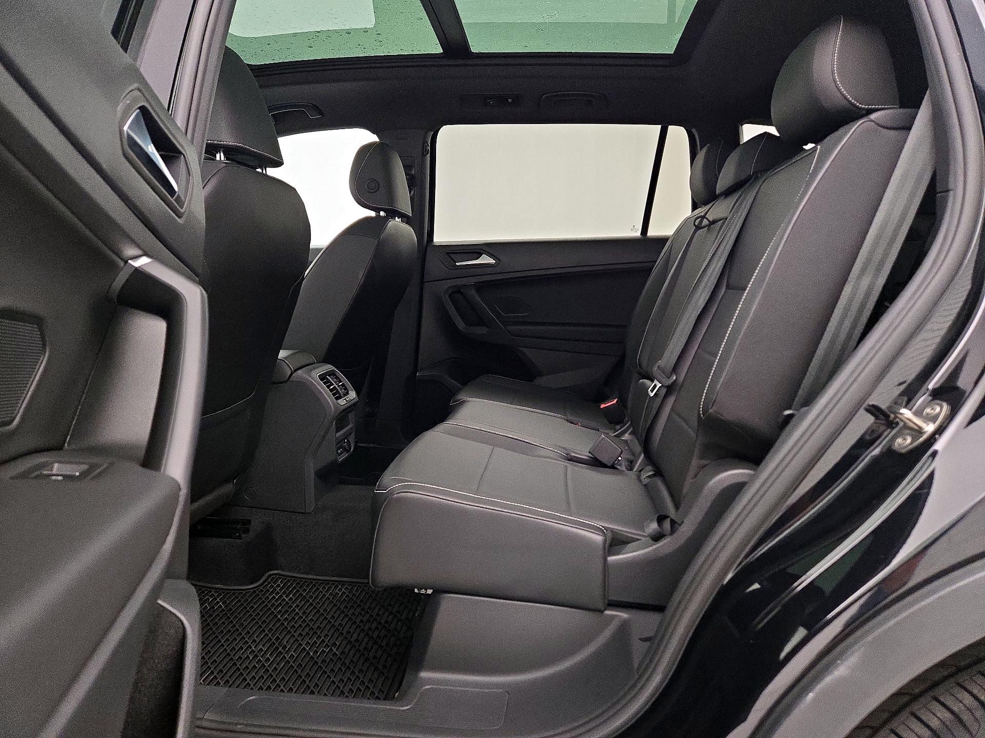Thumbnail: 2021 Volkswagen Tiguan - 20