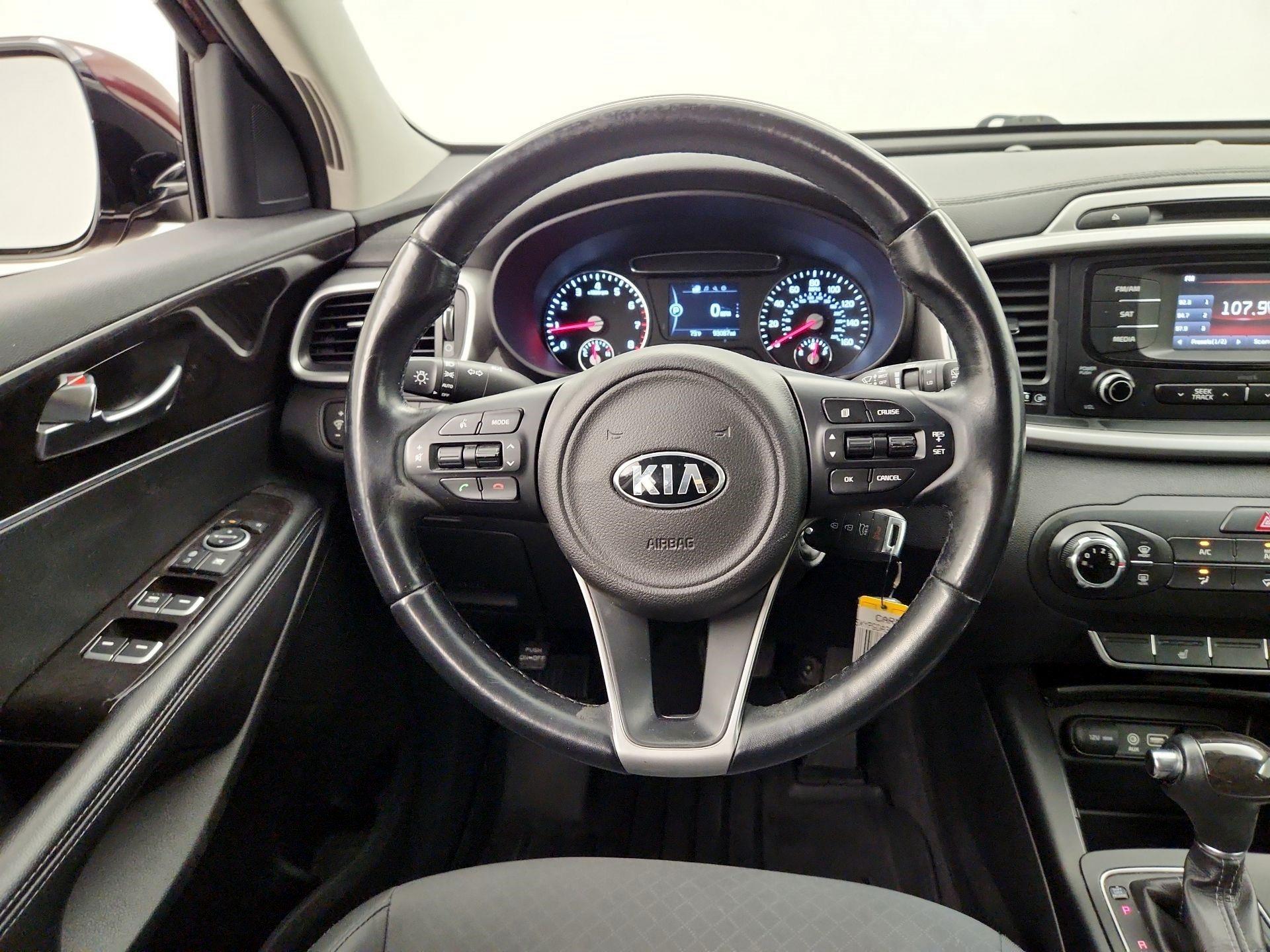 Thumbnail: 2016 Kia Sorento - 10