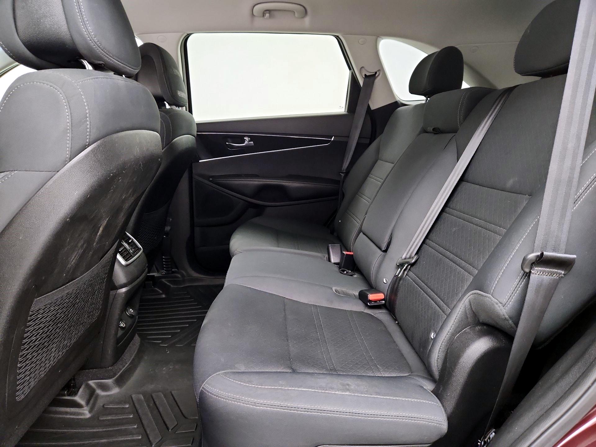 Thumbnail: 2016 Kia Sorento - 19