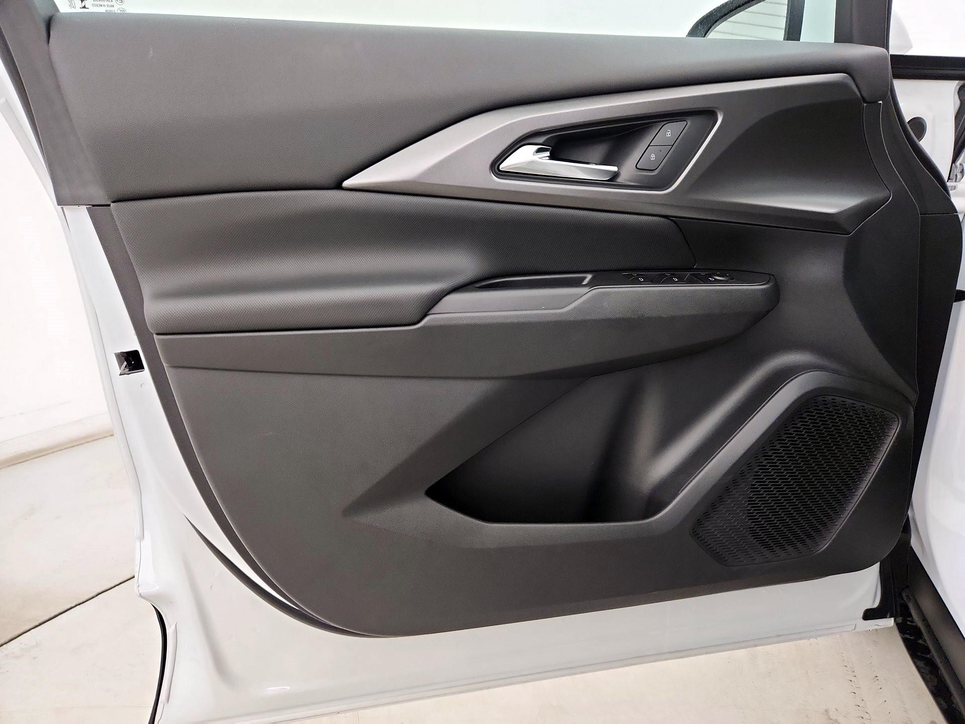 Thumbnail: 2025 Chevrolet Equinox - 12