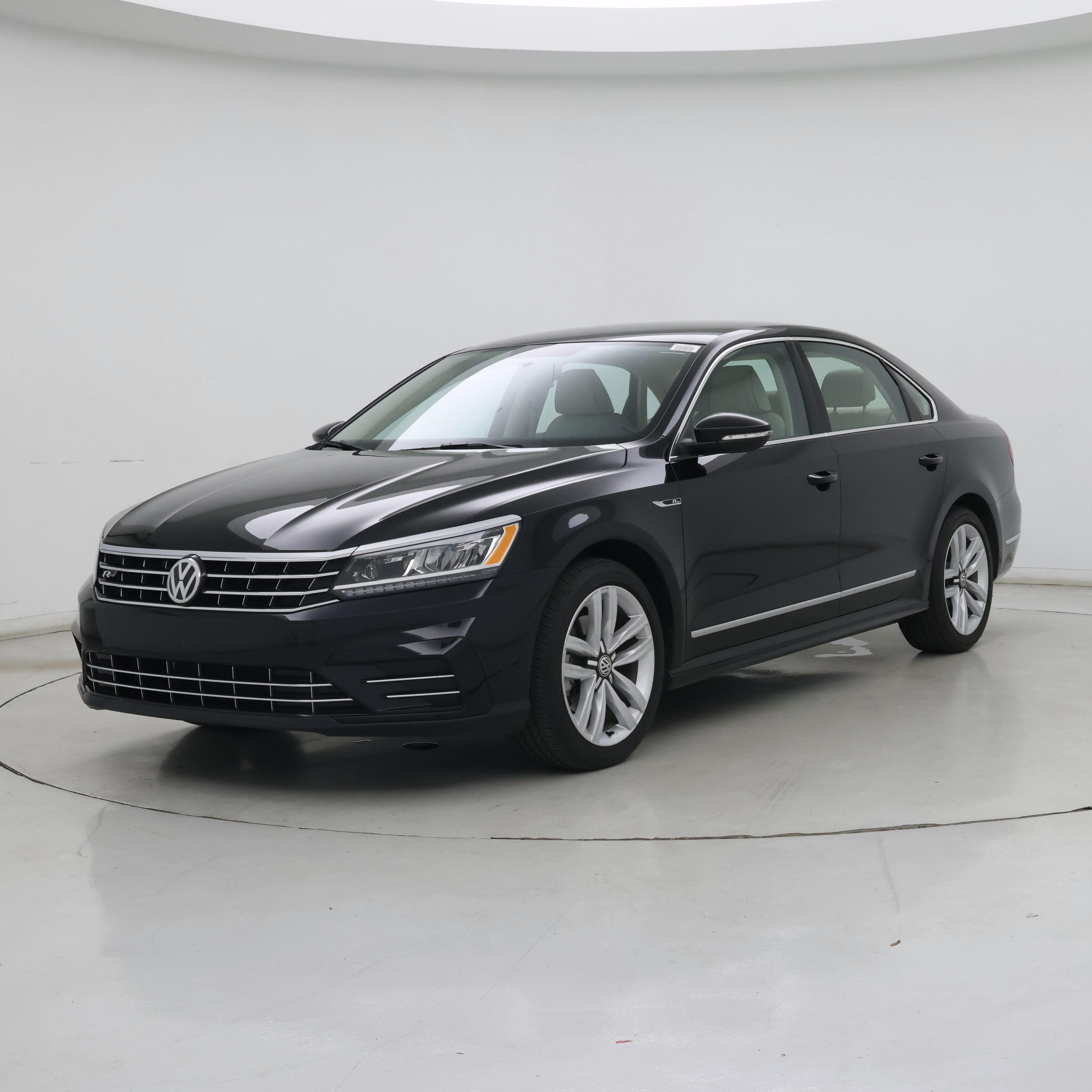 Thumbnail: 2017 Volkswagen Passat - 4