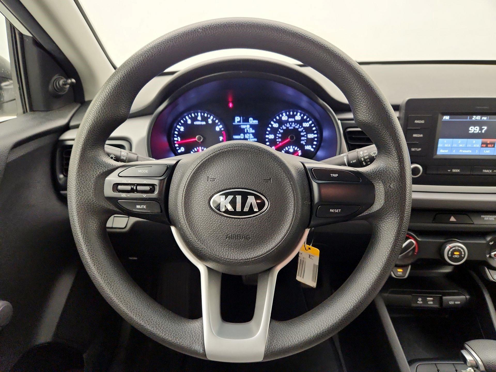 Thumbnail: 2018 Kia Rio - 10