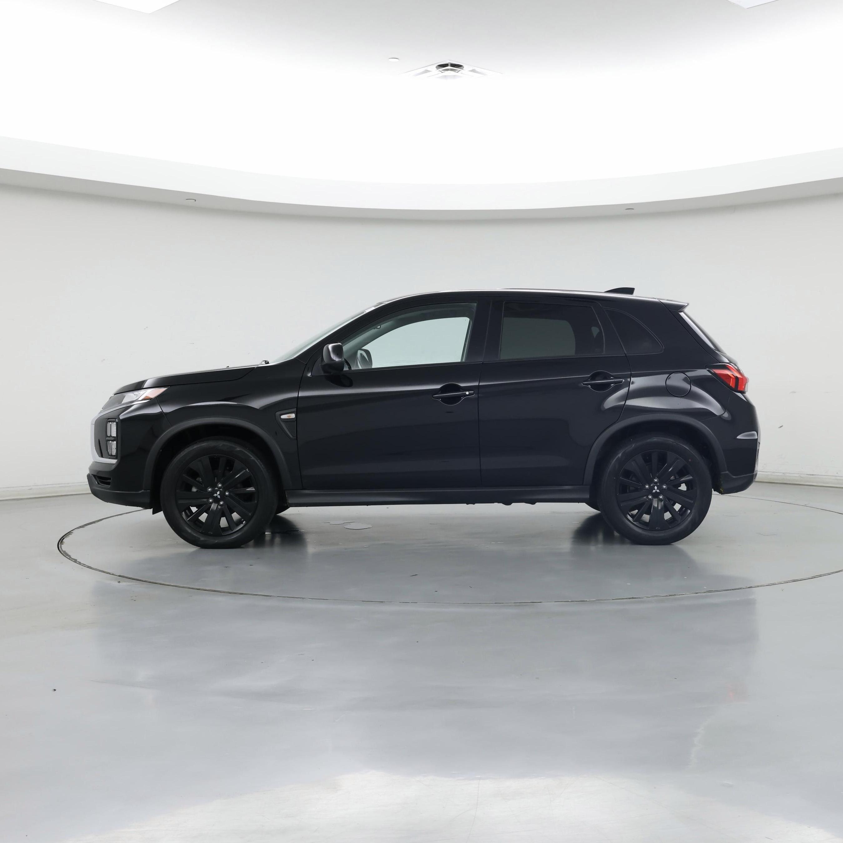 Thumbnail: 2022 Mitsubishi Outlander Sport - 3