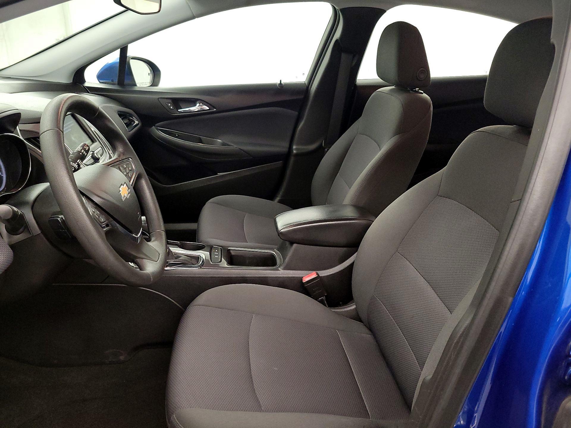 Thumbnail: 2019 Chevrolet Cruze - 11