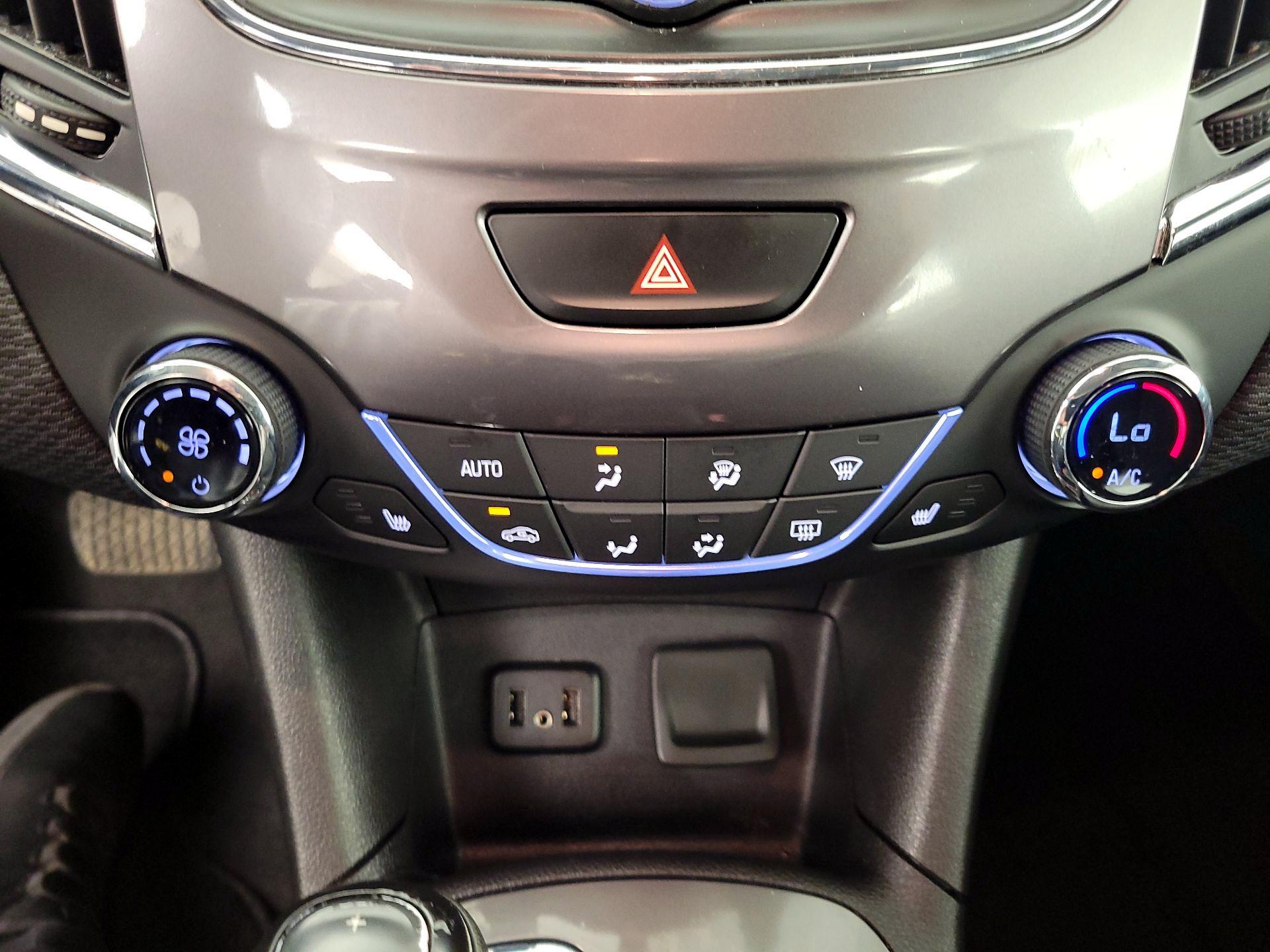 Thumbnail: 2019 Chevrolet Cruze - 17