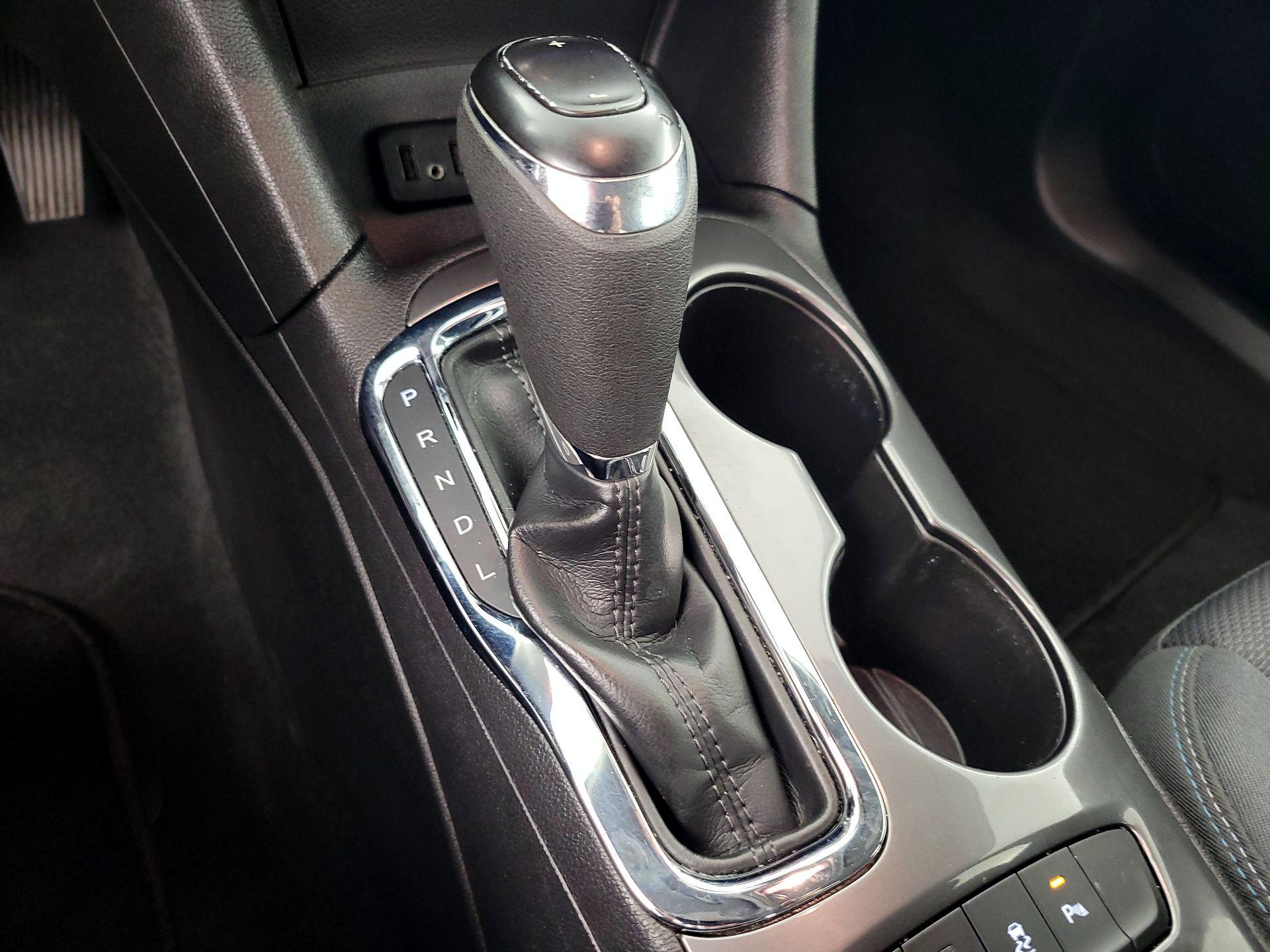 Thumbnail: 2019 Chevrolet Cruze - 18