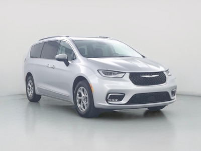 Silver 2023 Chrysler Pacifica Limited