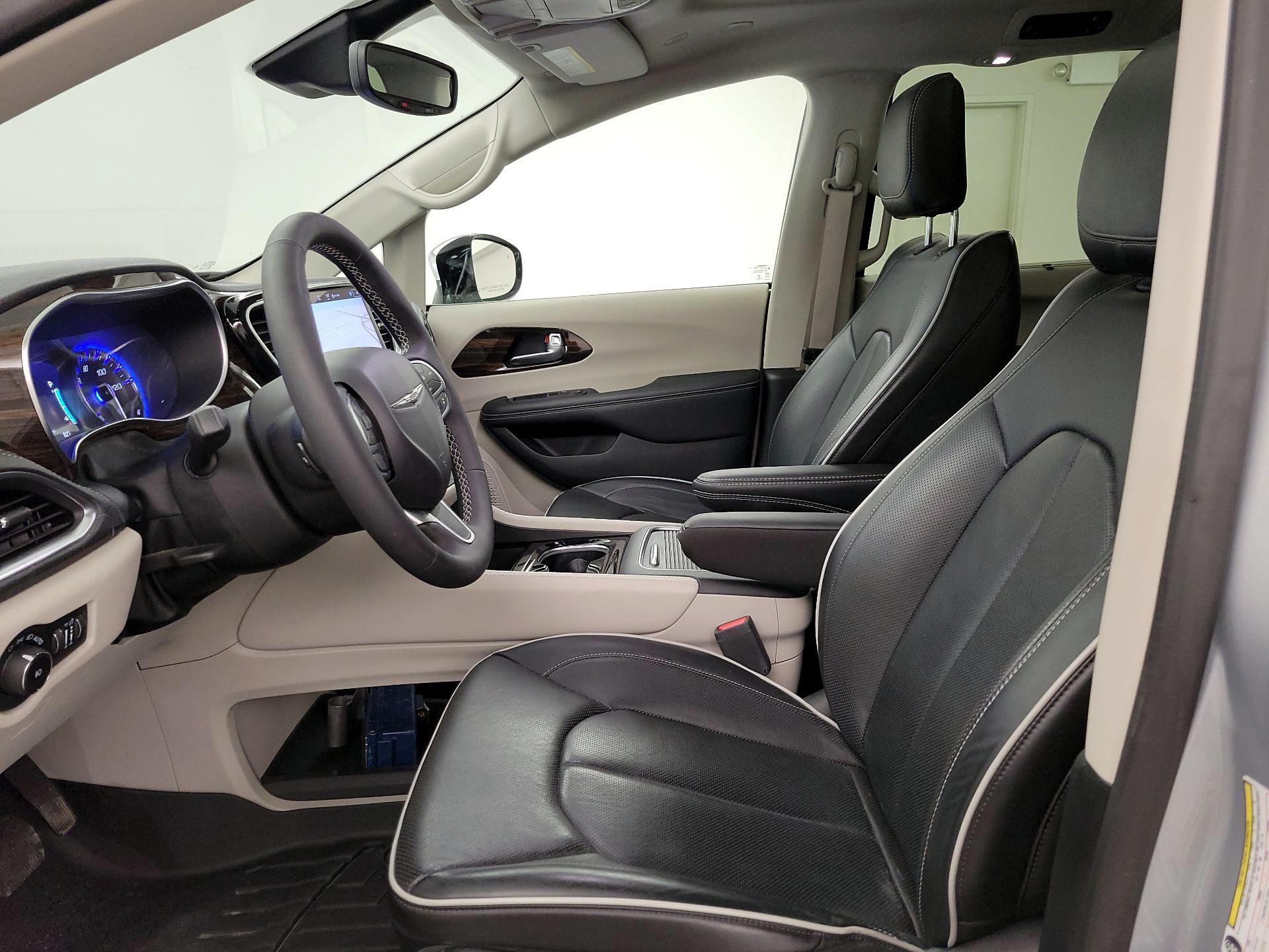 Thumbnail: 2023 Chrysler Pacifica - 11