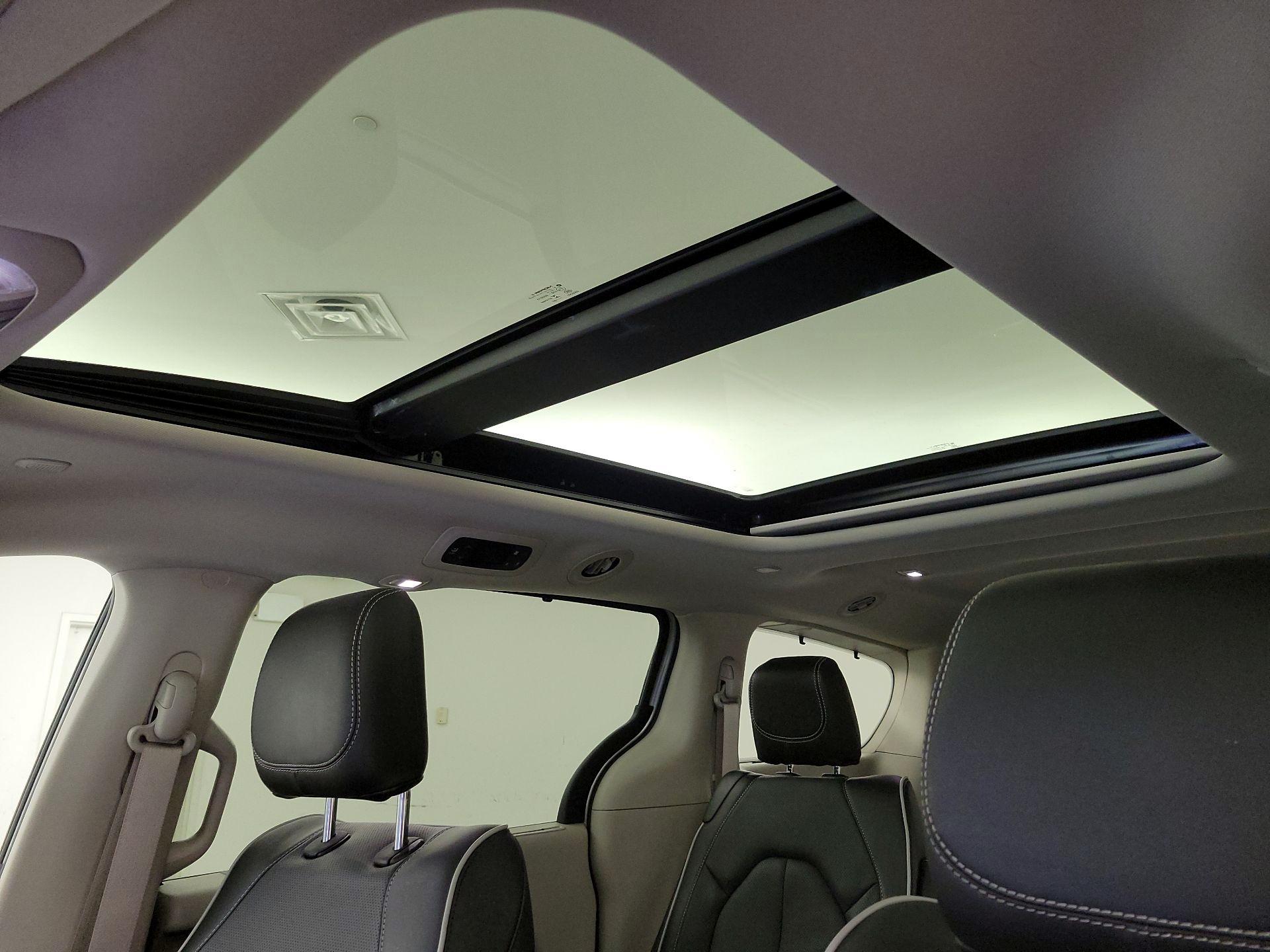 Thumbnail: 2023 Chrysler Pacifica - 19