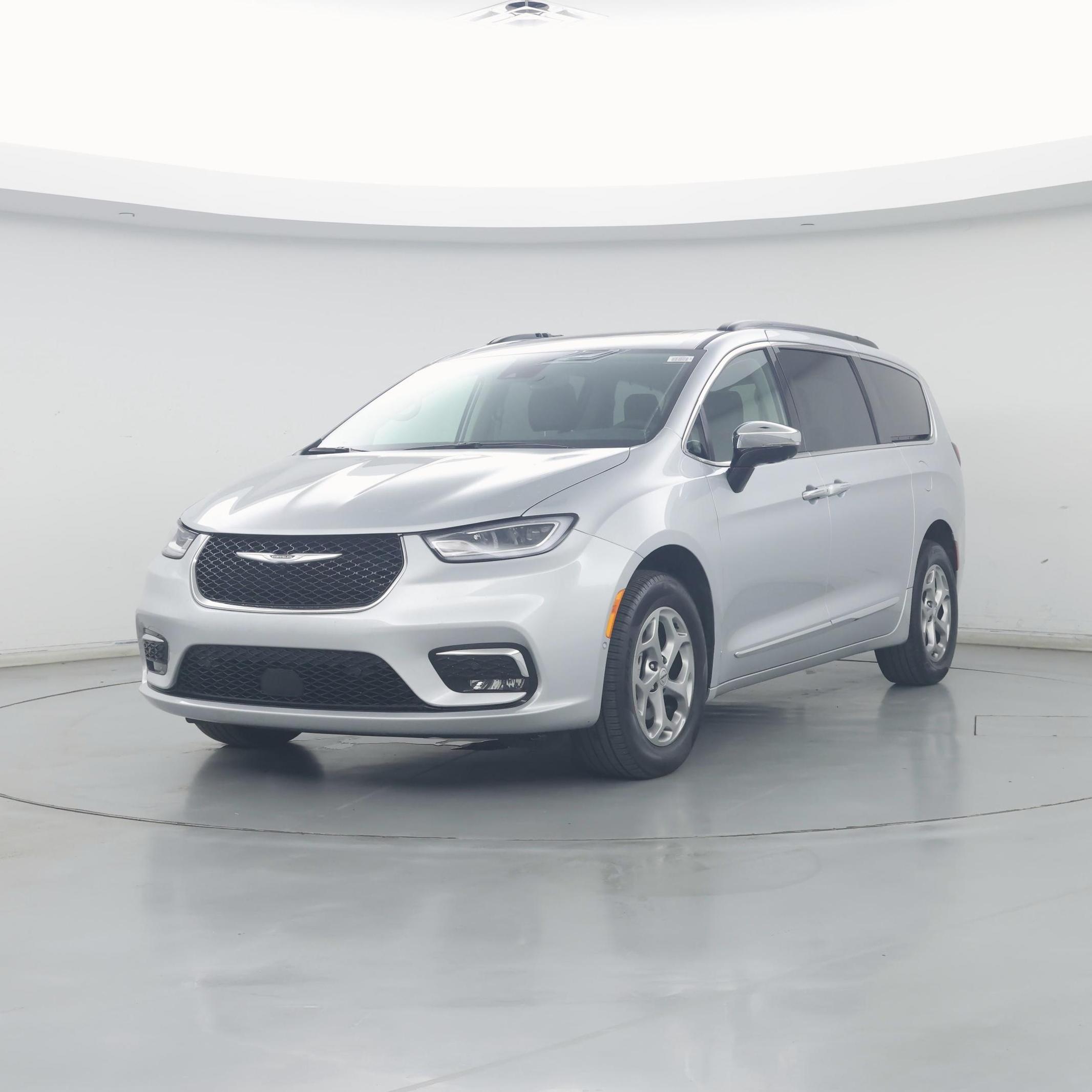 Thumbnail: 2023 Chrysler Pacifica - 4