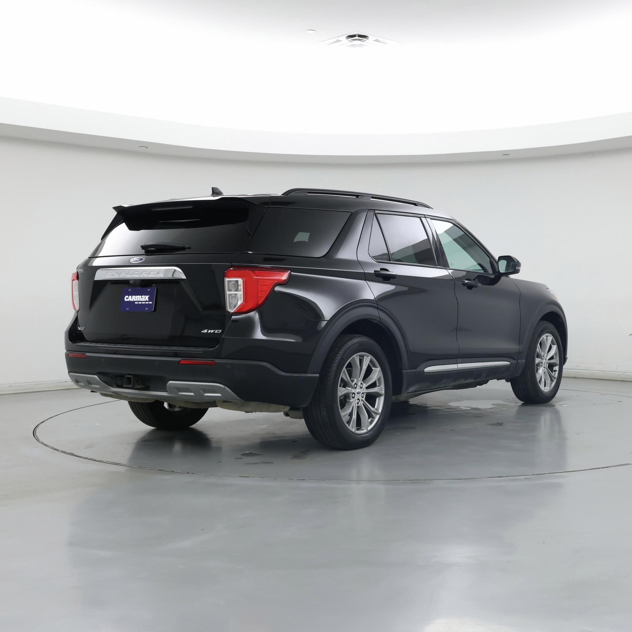 Thumbnail: 2023 Ford Explorer - 8