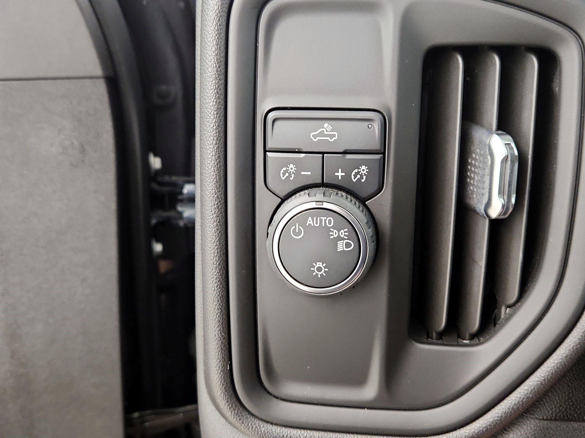 Thumbnail: 2021 Chevrolet Silverado 1500 - 13