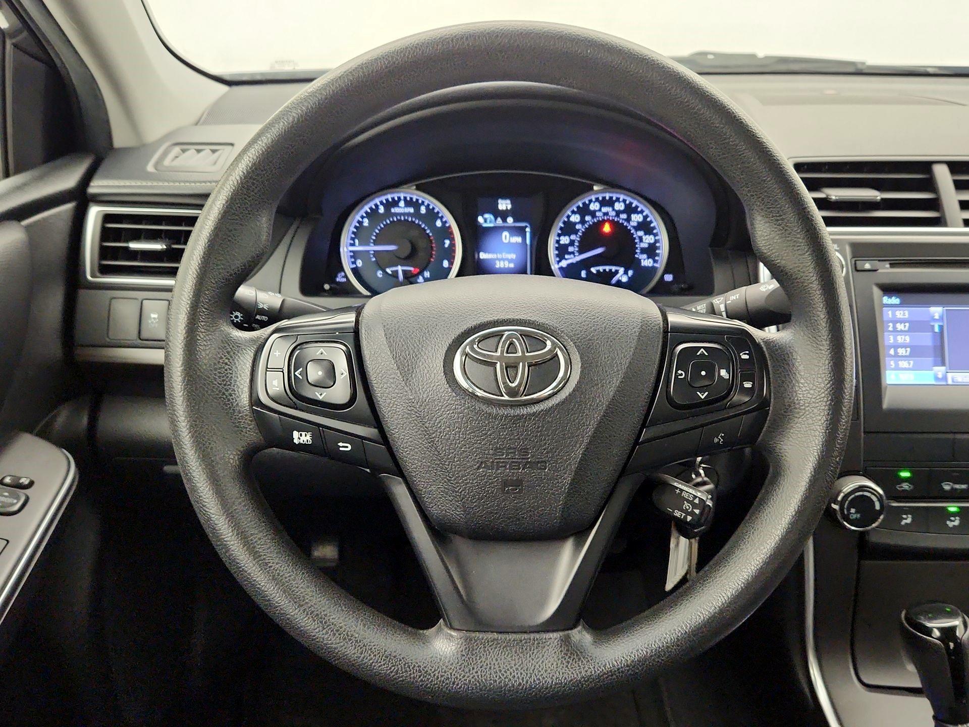 Thumbnail: 2017 Toyota Camry - 10