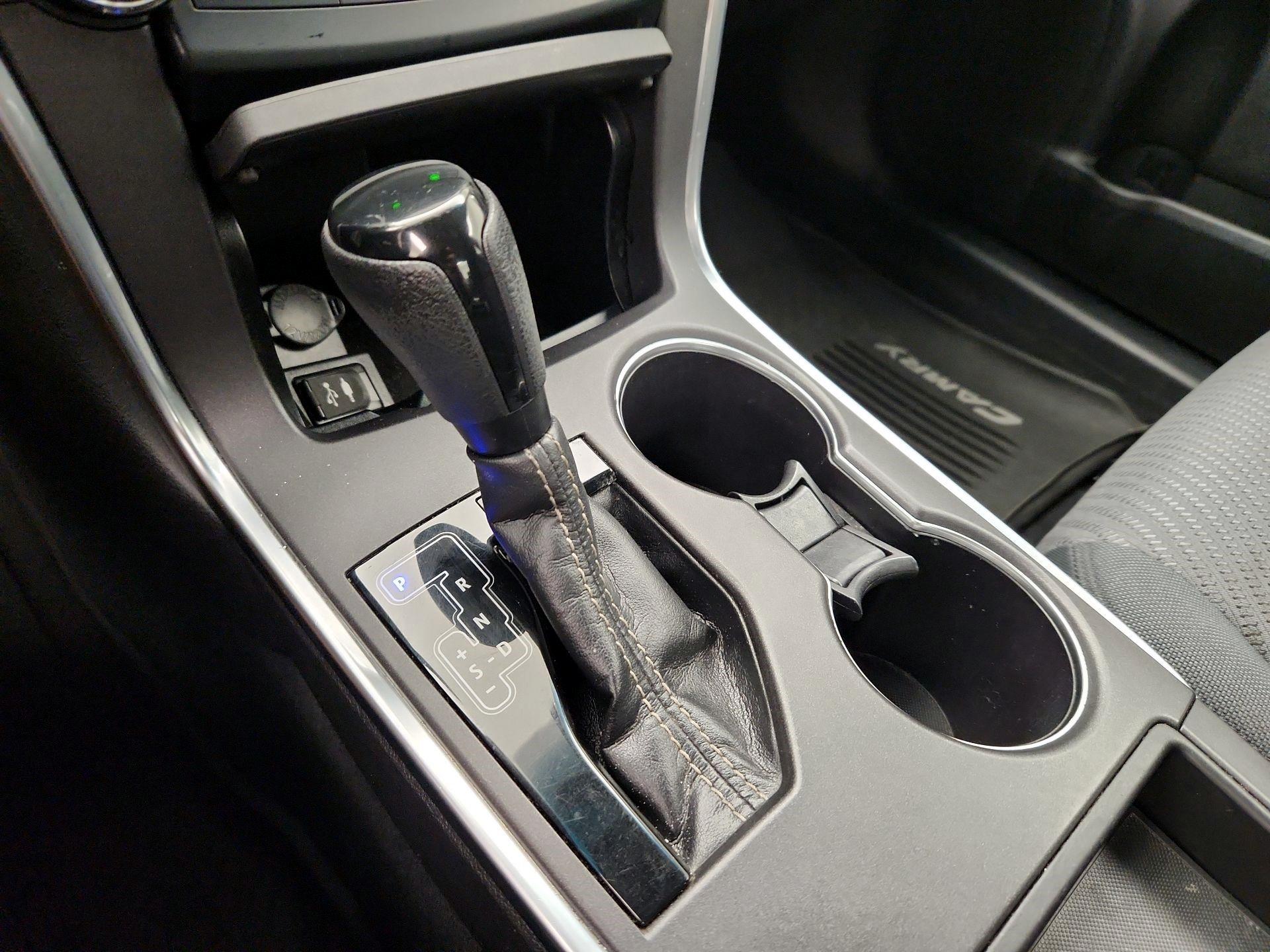 Thumbnail: 2017 Toyota Camry - 17