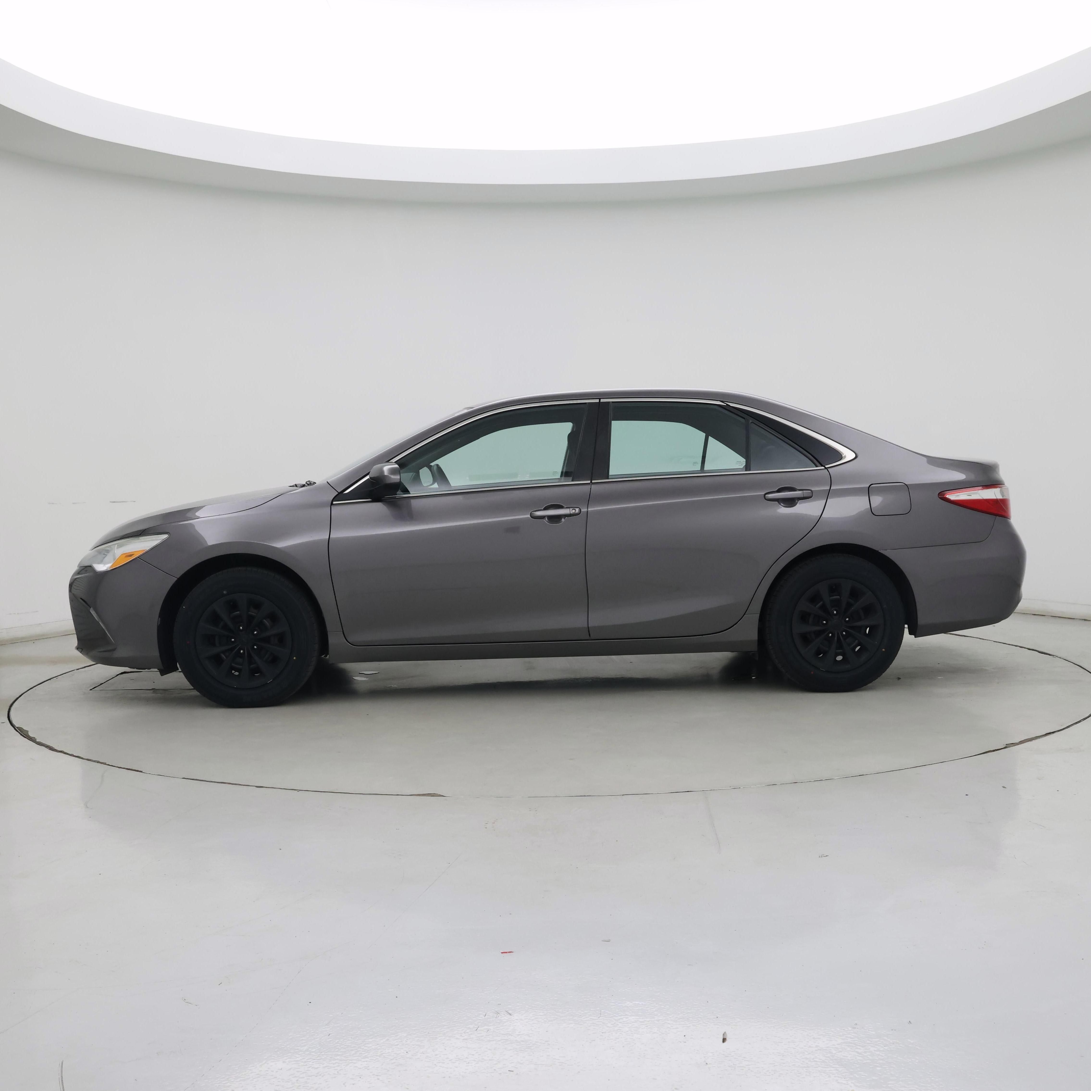 Thumbnail: 2017 Toyota Camry - 3