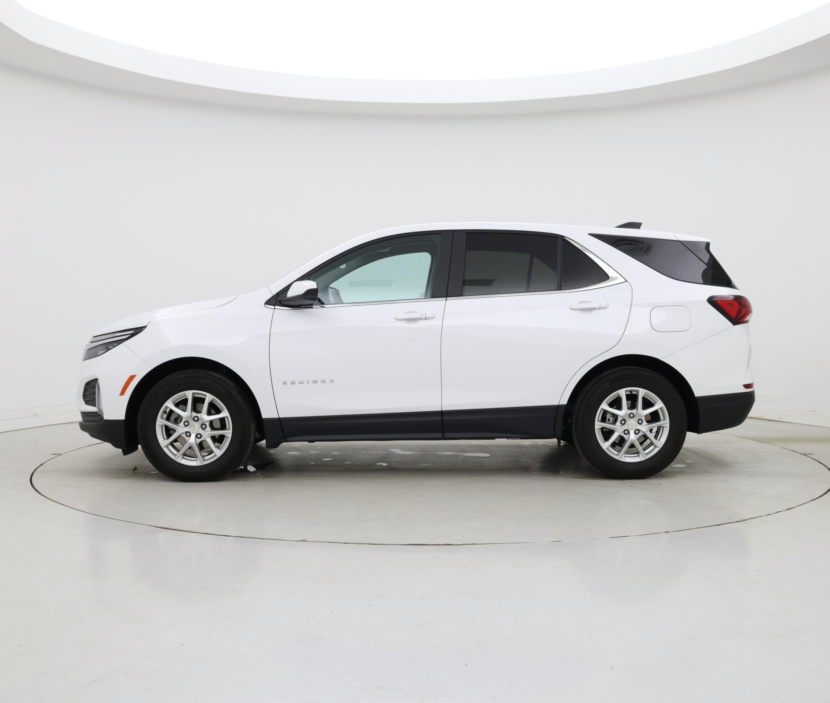 Thumbnail: 2022 Chevrolet Equinox - 3