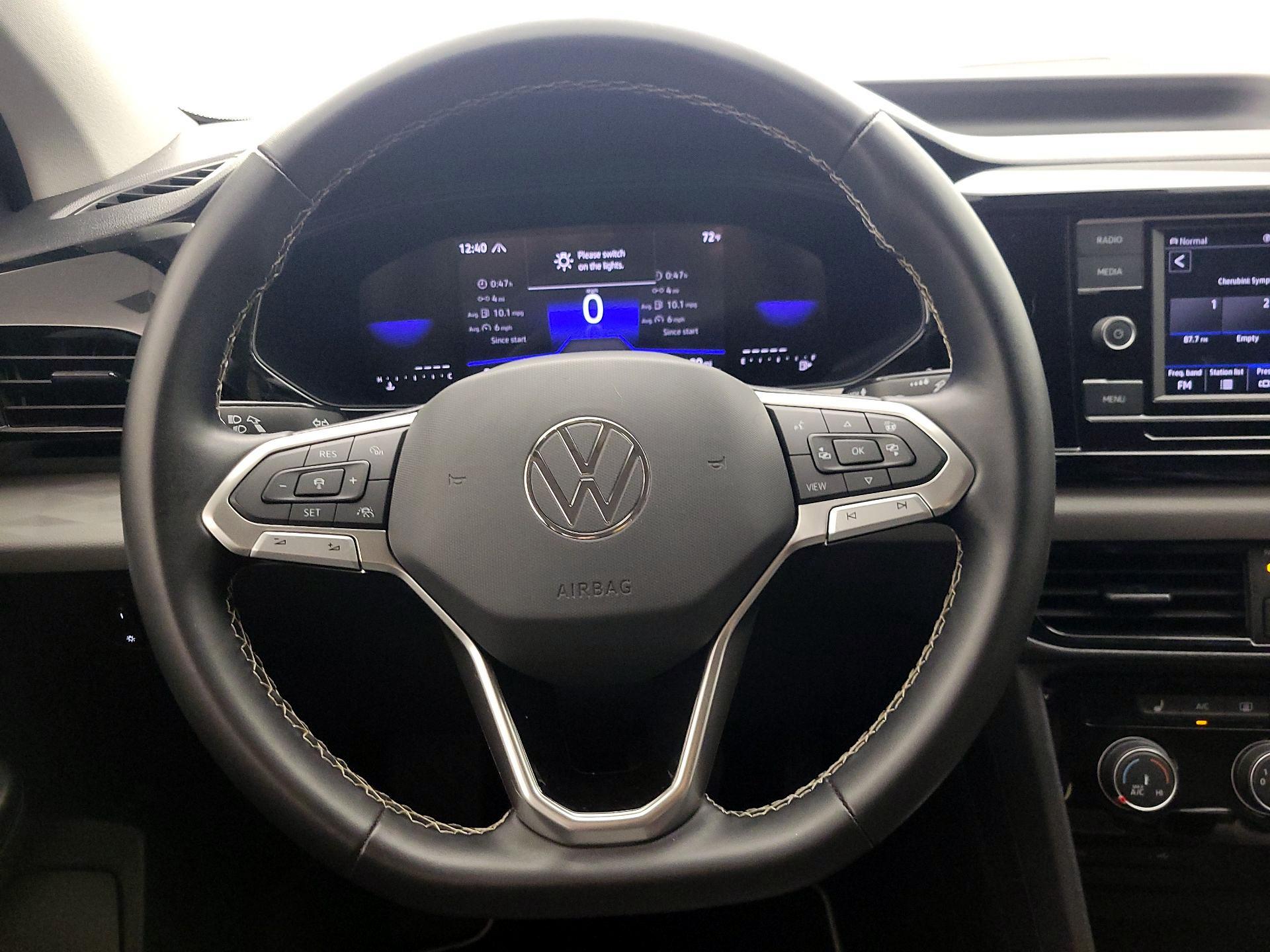 Thumbnail: 2023 Volkswagen Taos - 10