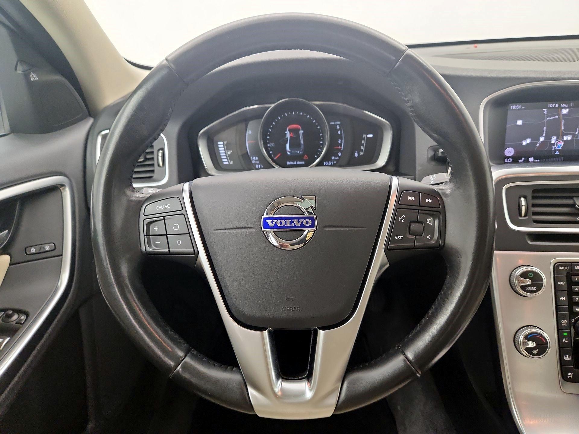Thumbnail: 2018 Volvo S60 - 10