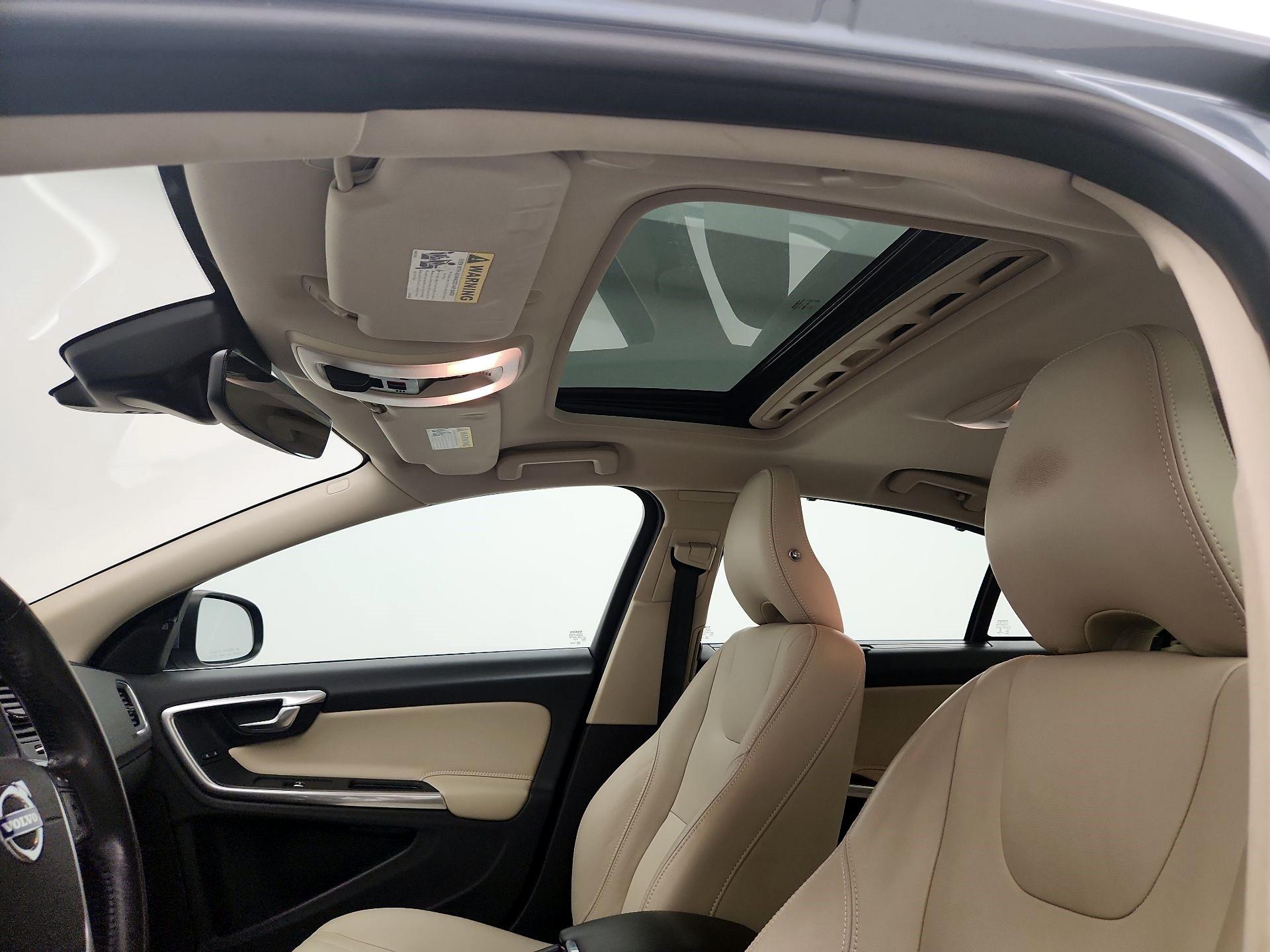 Thumbnail: 2018 Volvo S60 - 20