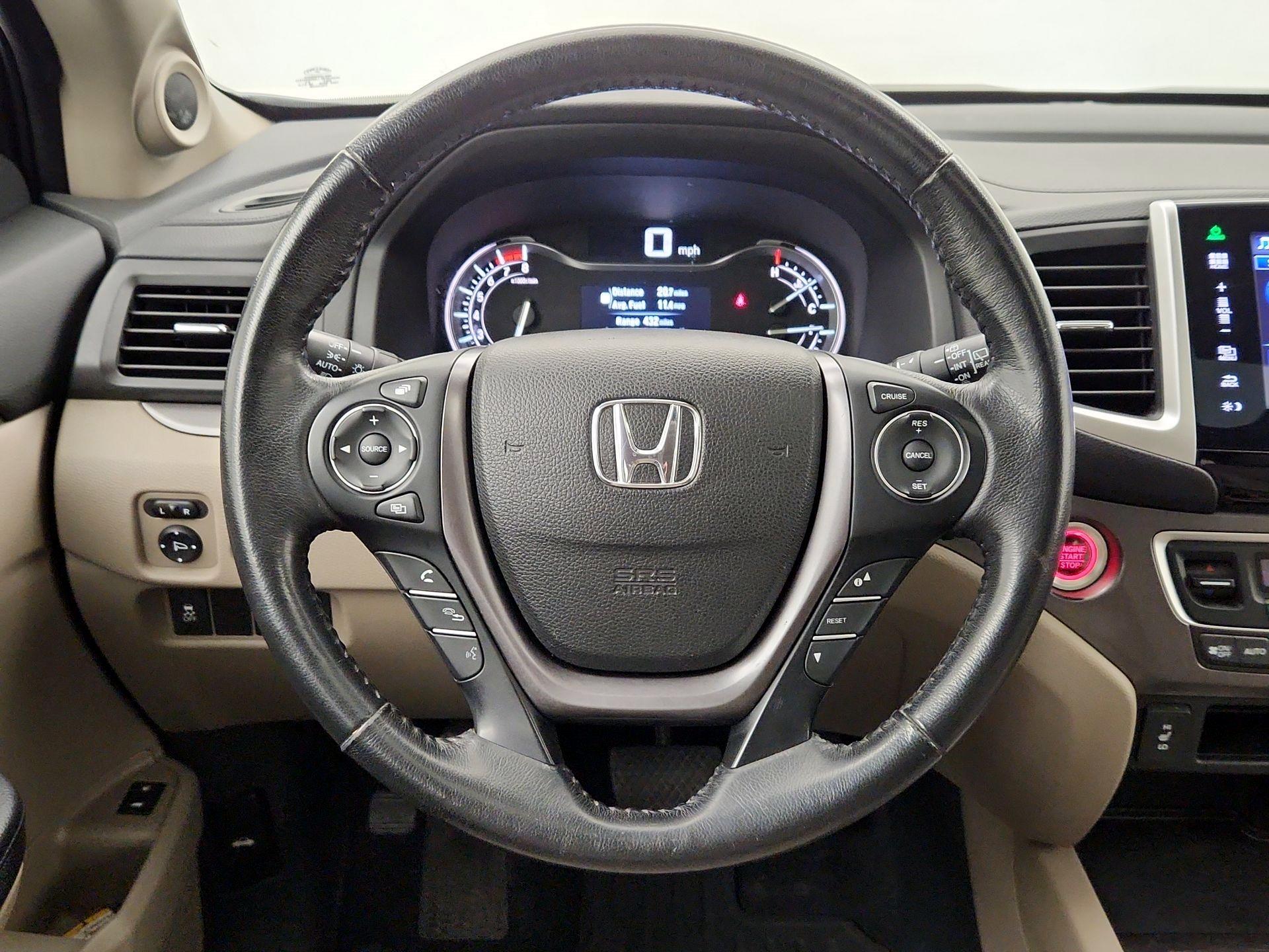 Thumbnail: 2016 Honda Pilot - 10