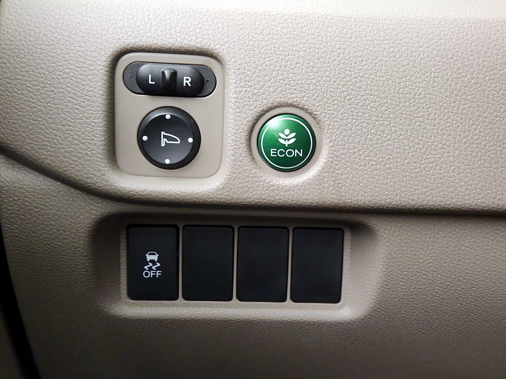 Thumbnail: 2016 Honda Pilot - 13