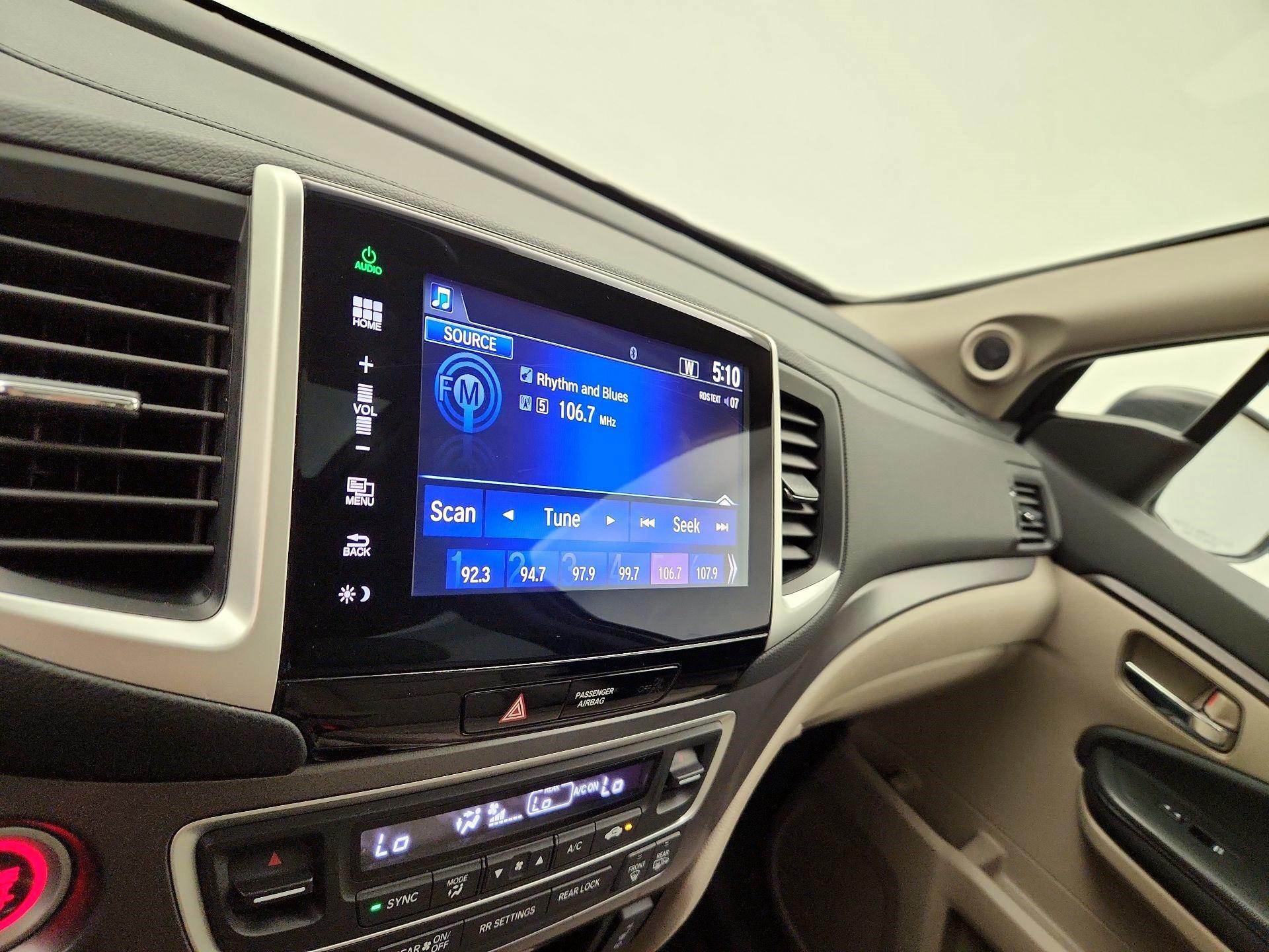 Thumbnail: 2016 Honda Pilot - 15