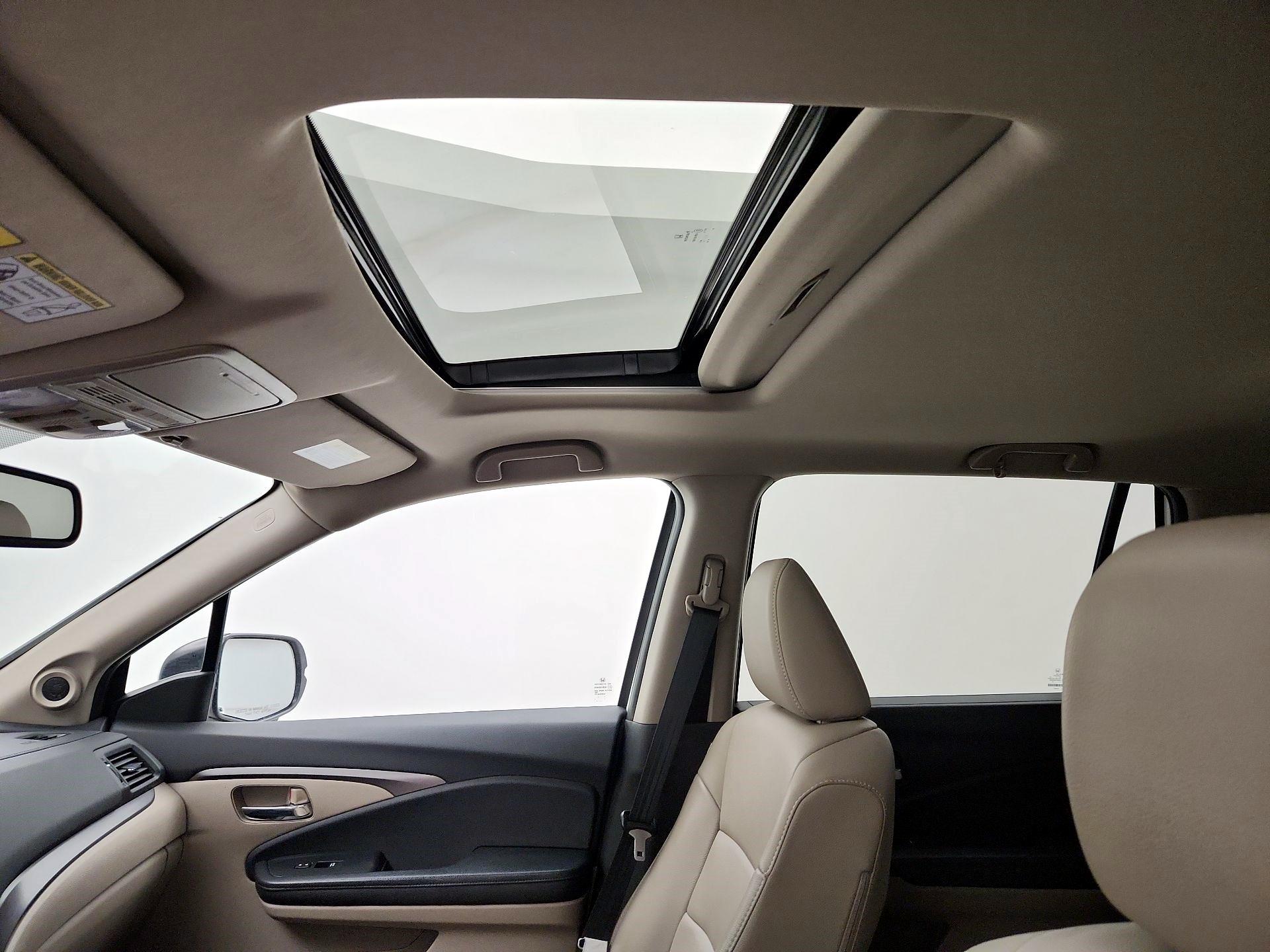 Thumbnail: 2016 Honda Pilot - 19