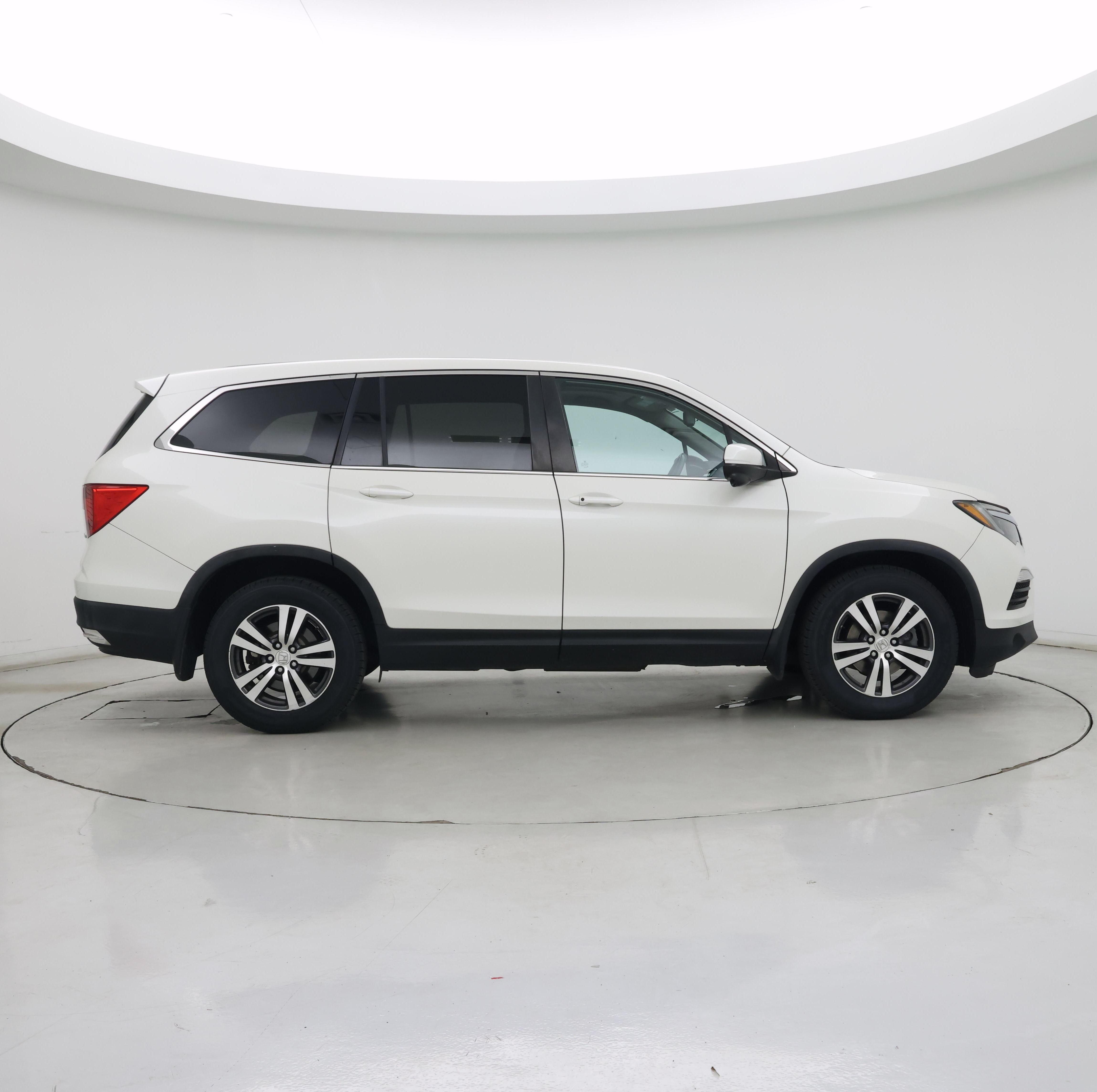 Thumbnail: 2016 Honda Pilot - 7