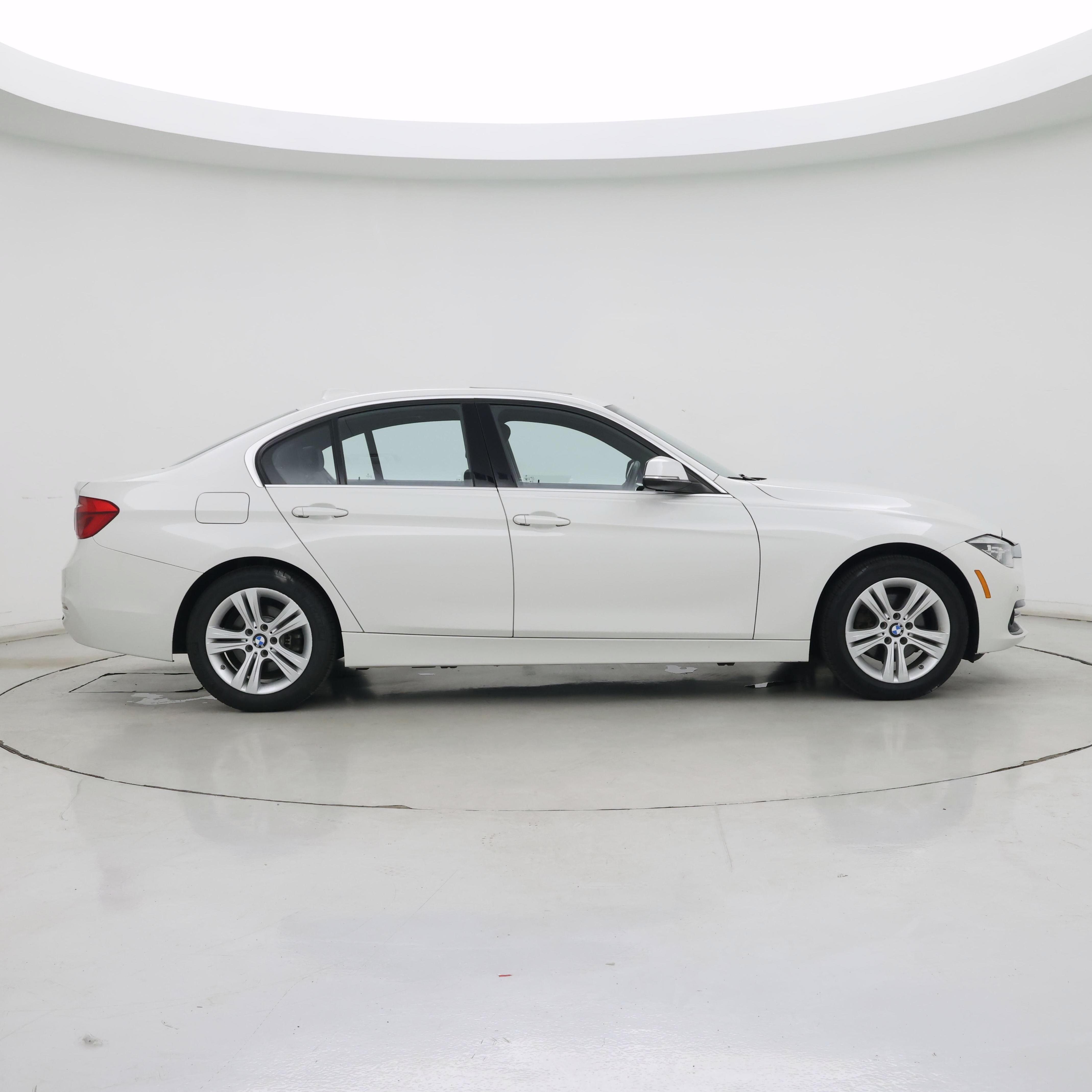 Thumbnail: 2017 BMW 3 Series - 7