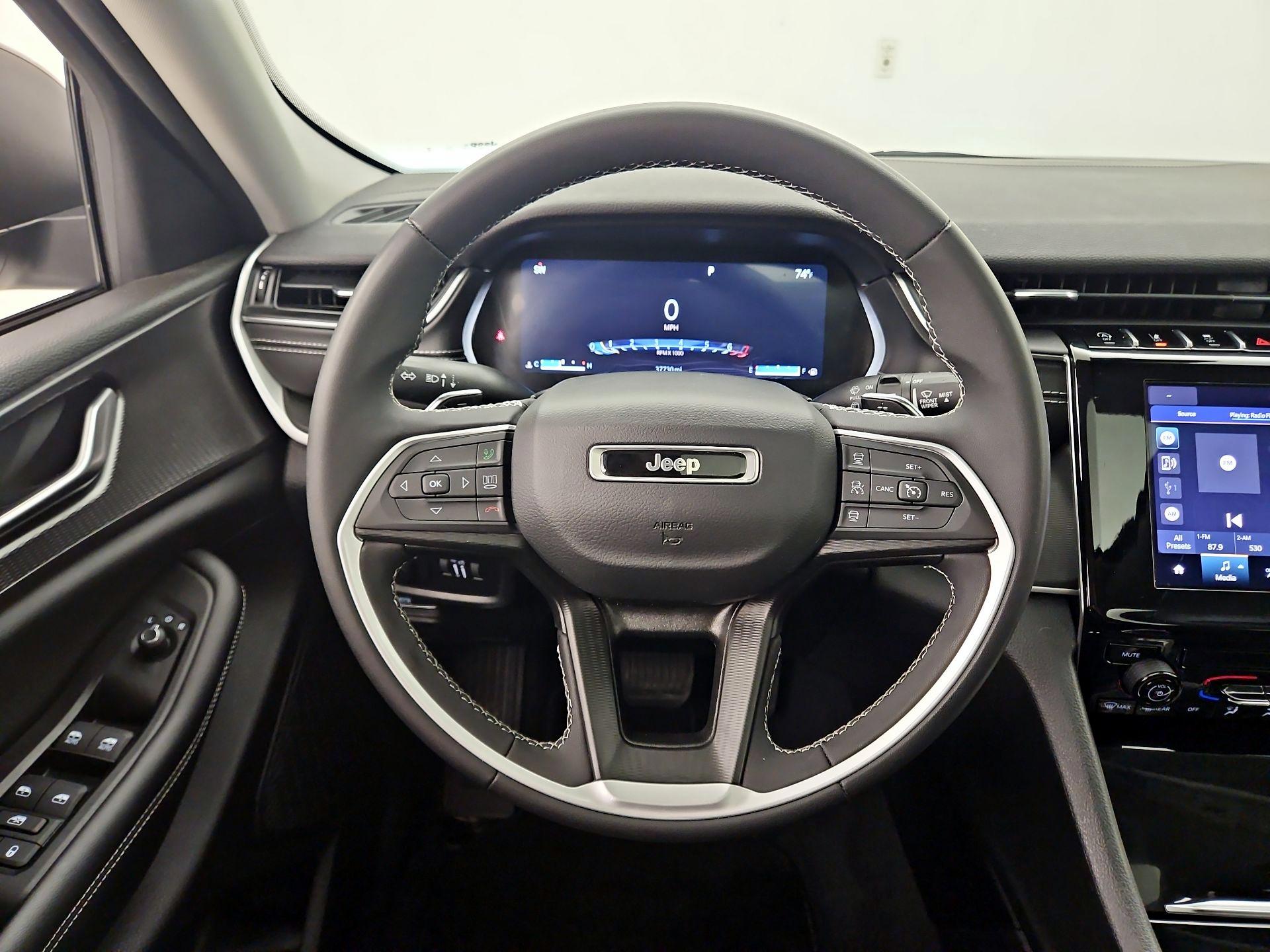 Thumbnail: 2023 Jeep Grand Cherokee - 10